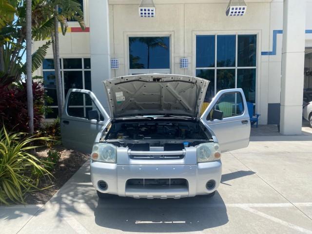 2002 Silver Ice Metallic /Gray Nissan Frontier 2WD XE XCAB 5 SPD AC 4 CYL (1N6DD26S42C) with an 2.4L DOHC SMPI 16-Valve 4-Cyl Engine engine, Manual transmission, located at 4701 North Dixie Hwy, Pompano Beach, FL, 33064, (954) 422-2889, 26.240938, -80.123474 - OUR WEBPAGE FLORIDACARS1.COM HAS OVER 100 PHOTOS AND FREE CARFAX LINK 2002 NISSAN FRONTIER XE 4 CYL 5 SPD VIN: 1N6DD26S42C374720 1 N 6 D D 2 6 S 4 2 C 3 7 4 7 2 0 CLUB CAB PICKUP 2.4L I4 F DOHC 16V GASOLINE REAR WHEEL DRIVE Top Features Alloy Wheels Bed Liner Cloth Seats Tow Hitch Basic Features ABS - Photo#16