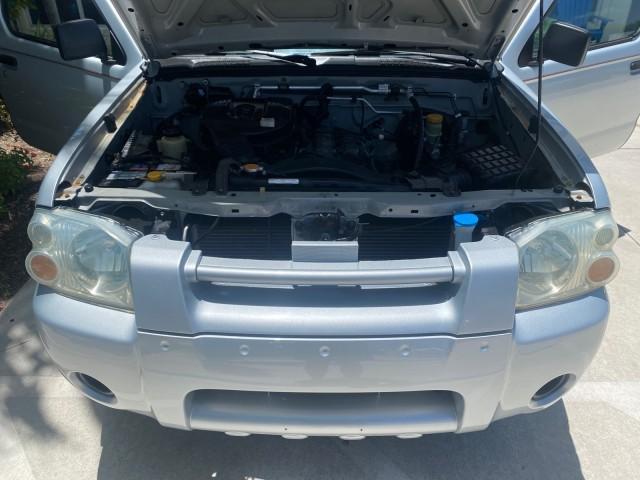 2002 Silver Ice Metallic /Gray Nissan Frontier 2WD XE XCAB 5 SPD AC 4 CYL (1N6DD26S42C) with an 2.4L DOHC SMPI 16-Valve 4-Cyl Engine engine, Manual transmission, located at 4701 North Dixie Hwy, Pompano Beach, FL, 33064, (954) 422-2889, 26.240938, -80.123474 - OUR WEBPAGE FLORIDACARS1.COM HAS OVER 100 PHOTOS AND FREE CARFAX LINK 2002 NISSAN FRONTIER XE 4 CYL 5 SPD VIN: 1N6DD26S42C374720 1 N 6 D D 2 6 S 4 2 C 3 7 4 7 2 0 CLUB CAB PICKUP 2.4L I4 F DOHC 16V GASOLINE REAR WHEEL DRIVE Top Features Alloy Wheels Bed Liner Cloth Seats Tow Hitch Basic Features ABS - Photo#17