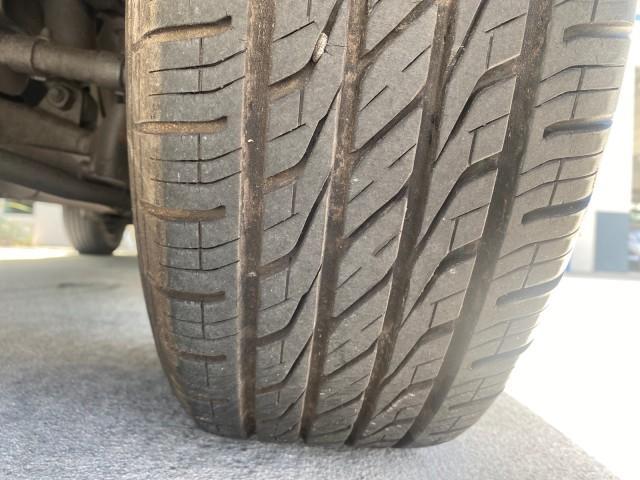 2002 Silver Ice Metallic /Gray Nissan Frontier 2WD XE XCAB 5 SPD AC 4 CYL (1N6DD26S42C) with an 2.4L DOHC SMPI 16-Valve 4-Cyl Engine engine, Manual transmission, located at 4701 North Dixie Hwy, Pompano Beach, FL, 33064, (954) 422-2889, 26.240938, -80.123474 - OUR WEBPAGE FLORIDACARS1.COM HAS OVER 100 PHOTOS AND FREE CARFAX LINK 2002 NISSAN FRONTIER XE 4 CYL 5 SPD VIN: 1N6DD26S42C374720 1 N 6 D D 2 6 S 4 2 C 3 7 4 7 2 0 CLUB CAB PICKUP 2.4L I4 F DOHC 16V GASOLINE REAR WHEEL DRIVE Top Features Alloy Wheels Bed Liner Cloth Seats Tow Hitch Basic Features ABS - Photo#20