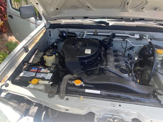 2002 Silver Ice Metallic /Gray Nissan Frontier 2WD XE XCAB 5 SPD AC 4 CYL (1N6DD26S42C) with an 2.4L DOHC SMPI 16-Valve 4-Cyl Engine engine, Manual transmission, located at 4701 North Dixie Hwy, Pompano Beach, FL, 33064, (954) 422-2889, 26.240938, -80.123474 - OUR WEBPAGE FLORIDACARS1.COM HAS OVER 100 PHOTOS AND FREE CARFAX LINK 2002 NISSAN FRONTIER XE 4 CYL 5 SPD VIN: 1N6DD26S42C374720 1 N 6 D D 2 6 S 4 2 C 3 7 4 7 2 0 CLUB CAB PICKUP 2.4L I4 F DOHC 16V GASOLINE REAR WHEEL DRIVE Top Features Alloy Wheels Bed Liner Cloth Seats Tow Hitch Basic Features ABS - Photo#24