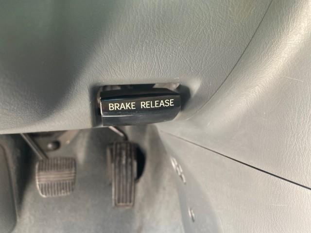 2002 Silver Ice Metallic /Gray Nissan Frontier 2WD XE XCAB 5 SPD AC 4 CYL (1N6DD26S42C) with an 2.4L DOHC SMPI 16-Valve 4-Cyl Engine engine, Manual transmission, located at 4701 North Dixie Hwy, Pompano Beach, FL, 33064, (954) 422-2889, 26.240938, -80.123474 - OUR WEBPAGE FLORIDACARS1.COM HAS OVER 100 PHOTOS AND FREE CARFAX LINK 2002 NISSAN FRONTIER XE 4 CYL 5 SPD VIN: 1N6DD26S42C374720 1 N 6 D D 2 6 S 4 2 C 3 7 4 7 2 0 CLUB CAB PICKUP 2.4L I4 F DOHC 16V GASOLINE REAR WHEEL DRIVE Top Features Alloy Wheels Bed Liner Cloth Seats Tow Hitch Basic Features ABS - Photo#41