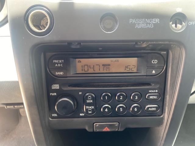 2002 Silver Ice Metallic /Gray Nissan Frontier 2WD XE XCAB 5 SPD AC 4 CYL (1N6DD26S42C) with an 2.4L DOHC SMPI 16-Valve 4-Cyl Engine engine, Manual transmission, located at 4701 North Dixie Hwy, Pompano Beach, FL, 33064, (954) 422-2889, 26.240938, -80.123474 - OUR WEBPAGE FLORIDACARS1.COM HAS OVER 100 PHOTOS AND FREE CARFAX LINK 2002 NISSAN FRONTIER XE 4 CYL 5 SPD VIN: 1N6DD26S42C374720 1 N 6 D D 2 6 S 4 2 C 3 7 4 7 2 0 CLUB CAB PICKUP 2.4L I4 F DOHC 16V GASOLINE REAR WHEEL DRIVE Top Features Alloy Wheels Bed Liner Cloth Seats Tow Hitch Basic Features ABS - Photo#46