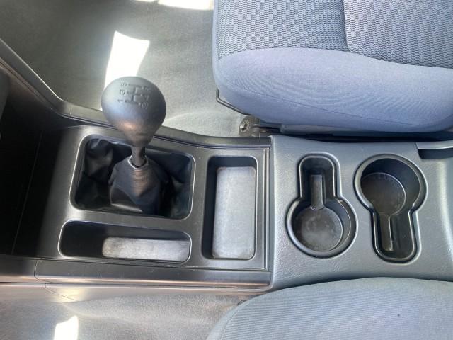 2002 Silver Ice Metallic /Gray Nissan Frontier 2WD XE XCAB 5 SPD AC 4 CYL (1N6DD26S42C) with an 2.4L DOHC SMPI 16-Valve 4-Cyl Engine engine, Manual transmission, located at 4701 North Dixie Hwy, Pompano Beach, FL, 33064, (954) 422-2889, 26.240938, -80.123474 - OUR WEBPAGE FLORIDACARS1.COM HAS OVER 100 PHOTOS AND FREE CARFAX LINK 2002 NISSAN FRONTIER XE 4 CYL 5 SPD VIN: 1N6DD26S42C374720 1 N 6 D D 2 6 S 4 2 C 3 7 4 7 2 0 CLUB CAB PICKUP 2.4L I4 F DOHC 16V GASOLINE REAR WHEEL DRIVE Top Features Alloy Wheels Bed Liner Cloth Seats Tow Hitch Basic Features ABS - Photo#49