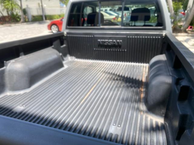 2002 Silver Ice Metallic /Gray Nissan Frontier 2WD XE XCAB 5 SPD AC 4 CYL (1N6DD26S42C) with an 2.4L DOHC SMPI 16-Valve 4-Cyl Engine engine, Manual transmission, located at 4701 North Dixie Hwy, Pompano Beach, FL, 33064, (954) 422-2889, 26.240938, -80.123474 - OUR WEBPAGE FLORIDACARS1.COM HAS OVER 100 PHOTOS AND FREE CARFAX LINK 2002 NISSAN FRONTIER XE 4 CYL 5 SPD VIN: 1N6DD26S42C374720 1 N 6 D D 2 6 S 4 2 C 3 7 4 7 2 0 CLUB CAB PICKUP 2.4L I4 F DOHC 16V GASOLINE REAR WHEEL DRIVE Top Features Alloy Wheels Bed Liner Cloth Seats Tow Hitch Basic Features ABS - Photo#75