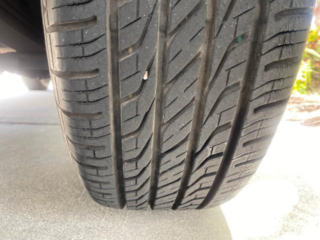 2002 Silver Ice Metallic /Gray Nissan Frontier 2WD XE XCAB 5 SPD AC 4 CYL (1N6DD26S42C) with an 2.4L DOHC SMPI 16-Valve 4-Cyl Engine engine, Manual transmission, located at 4701 North Dixie Hwy, Pompano Beach, FL, 33064, (954) 422-2889, 26.240938, -80.123474 - OUR WEBPAGE FLORIDACARS1.COM HAS OVER 100 PHOTOS AND FREE CARFAX LINK 2002 NISSAN FRONTIER XE 4 CYL 5 SPD VIN: 1N6DD26S42C374720 1 N 6 D D 2 6 S 4 2 C 3 7 4 7 2 0 CLUB CAB PICKUP 2.4L I4 F DOHC 16V GASOLINE REAR WHEEL DRIVE Top Features Alloy Wheels Bed Liner Cloth Seats Tow Hitch Basic Features ABS - Photo#81