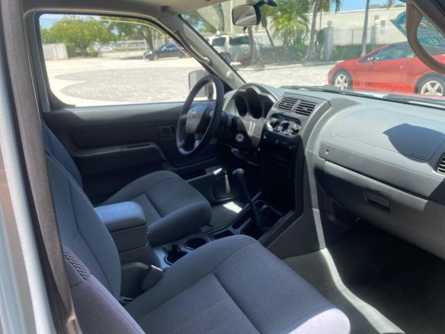 2002 Silver Ice Metallic /Gray Nissan Frontier 2WD XE XCAB 5 SPD AC 4 CYL (1N6DD26S42C) with an 2.4L DOHC SMPI 16-Valve 4-Cyl Engine engine, Manual transmission, located at 4701 North Dixie Hwy, Pompano Beach, FL, 33064, (954) 422-2889, 26.240938, -80.123474 - OUR WEBPAGE FLORIDACARS1.COM HAS OVER 100 PHOTOS AND FREE CARFAX LINK 2002 NISSAN FRONTIER XE 4 CYL 5 SPD VIN: 1N6DD26S42C374720 1 N 6 D D 2 6 S 4 2 C 3 7 4 7 2 0 CLUB CAB PICKUP 2.4L I4 F DOHC 16V GASOLINE REAR WHEEL DRIVE Top Features Alloy Wheels Bed Liner Cloth Seats Tow Hitch Basic Features ABS - Photo#94