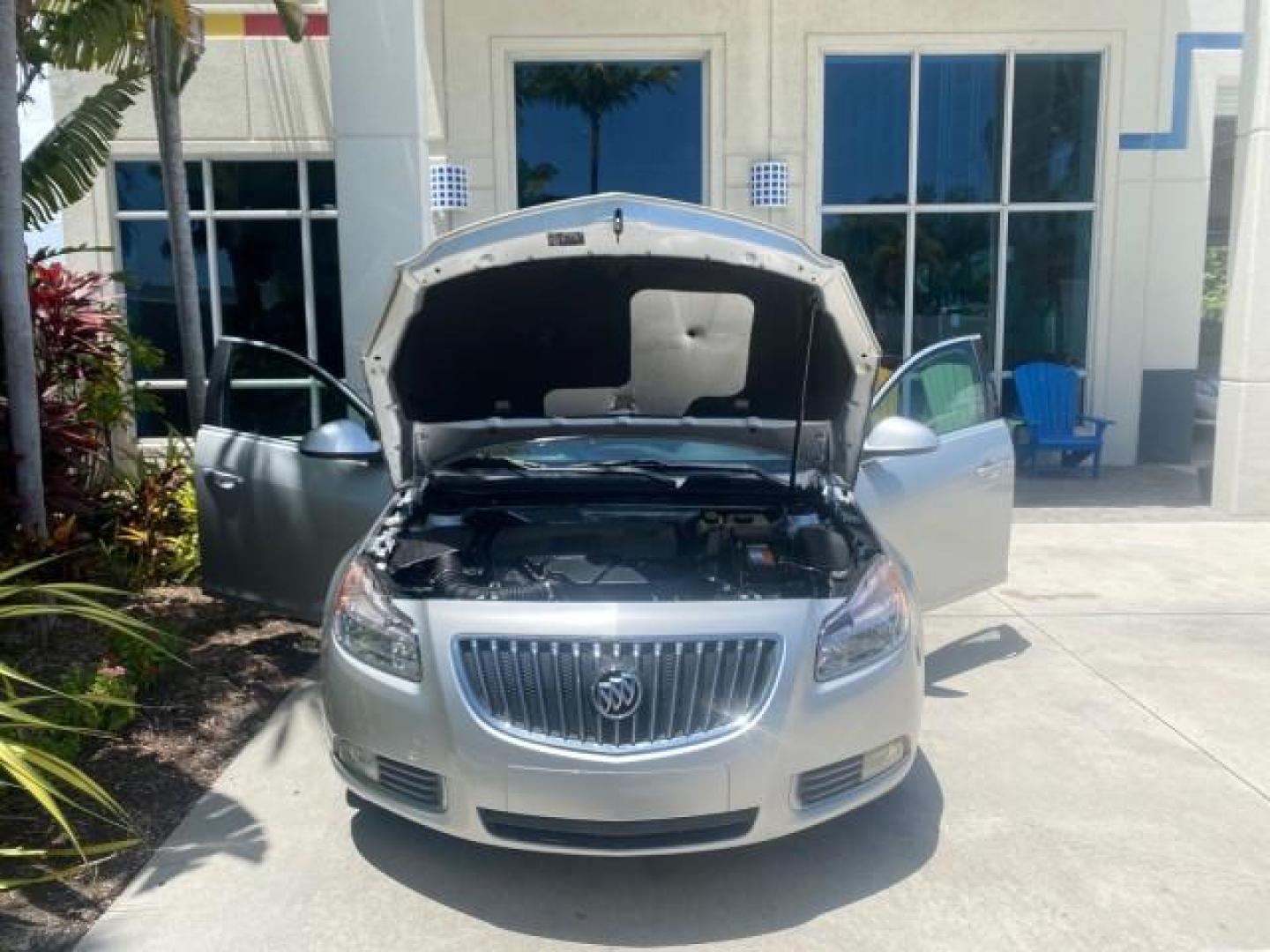 2011 Quicksilver Metallic /Ebony Buick Regal CXL LOW MILES 66,819 (W04GN5EC3B1) with an 2.4L Ecotec DOHC 4-Cyl SIDI Spark Ignition DI Engine engine, Automatic transmission, located at 4701 North Dixie Hwy, Pompano Beach, FL, 33064, (954) 422-2889, 26.240938, -80.123474 - OUR WEBPAGE FLORIDACARS1.COM HAS OVER 100 PHOTOS AND FREE CARFAX LINK 2011 BUICK REGAL CXL VIN: W04GN5EC3B1005460 W 0 4 G N 5 E C 3 B 1 0 0 5 4 6 0 SEDAN 4 DR 2.4L I4 F DOHC 16V 30 MPG GASOLINE FRONT WHEEL DRIVE Top Features Alloy Wheels Bluetooth Technology Comfort Package Convenience Package Front - Photo#16