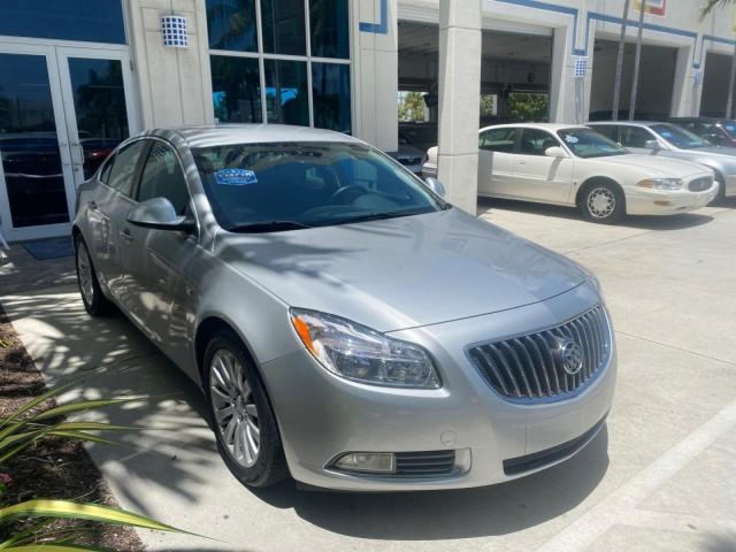 2011 Quicksilver Metallic /Ebony Buick Regal CXL LOW MILES 66,819 (W04GN5EC3B1) with an 2.4L Ecotec DOHC 4-Cyl SIDI Spark Ignition DI Engine engine, Automatic transmission, located at 4701 North Dixie Hwy, Pompano Beach, FL, 33064, (954) 422-2889, 26.240938, -80.123474 - OUR WEBPAGE FLORIDACARS1.COM HAS OVER 100 PHOTOS AND FREE CARFAX LINK 2011 BUICK REGAL CXL VIN: W04GN5EC3B1005460 W 0 4 G N 5 E C 3 B 1 0 0 5 4 6 0 SEDAN 4 DR 2.4L I4 F DOHC 16V 30 MPG GASOLINE FRONT WHEEL DRIVE Top Features Alloy Wheels Bluetooth Technology Comfort Package Convenience Package Front - Photo#24