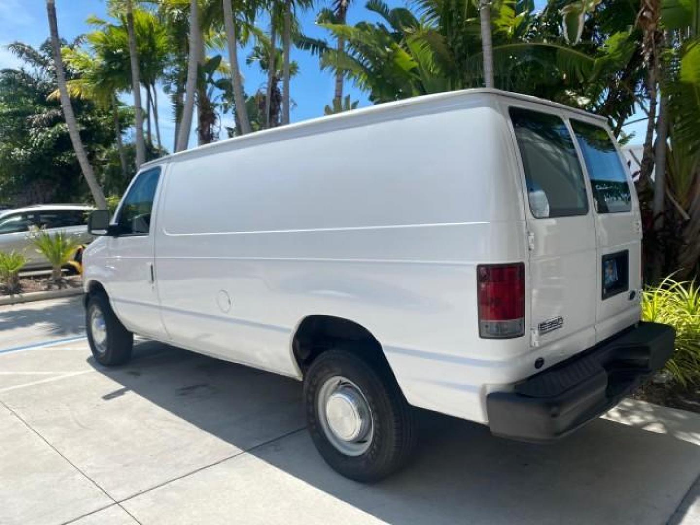 2006 Oxford White /Medium Flint Ford Econoline Cargo Van E350 LOW MILES 66,160 (1FTSE34L56D) with an 5.4L SOHC EFI V8 Triton Engine engine, Automatic transmission, located at 4701 North Dixie Hwy, Pompano Beach, FL, 33064, (954) 422-2889, 26.240938, -80.123474 - OUR WEBPAGE FLORIDACARS1.COM HAS OVER 100 PHOTOS AND FREE CARFAX LINK 2006 FORD E-SERIES E-350 SD CARGO VIN: 1FTSE34L56DB06011 1 F T S E 3 4 L 5 6 D B 0 6 0 1 1 VAN 5.4L V8 F GASOLINE REAR WHEEL DRIVE Top Features Vinyl Seats Basic Features ABS Brakes AM/FM Stereo Air Conditioning Automatic Transmis - Photo#68