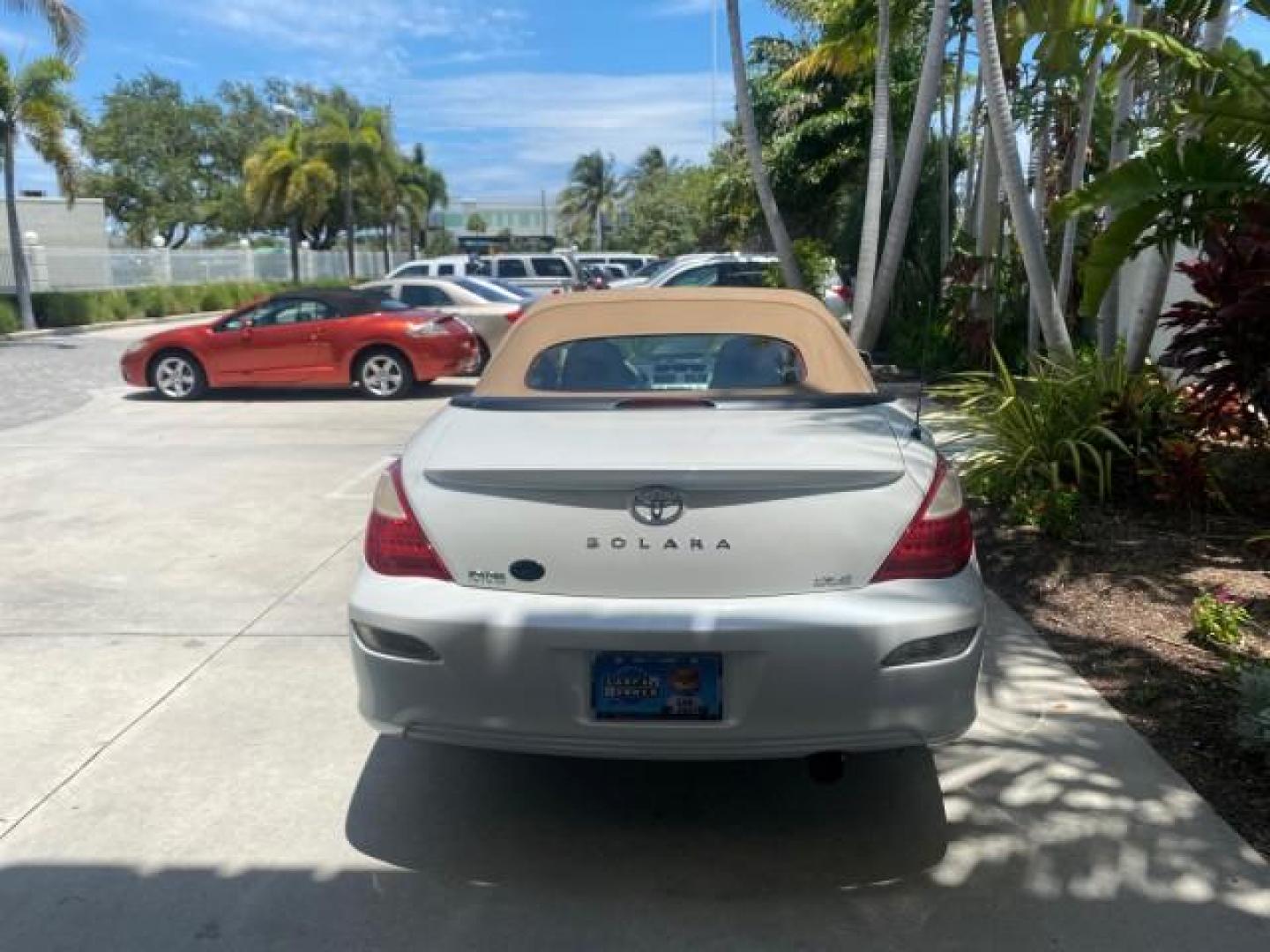 2008 Blizzard White Pearl /Ivory Toyota Camry Solara SLE LOW MILES 66,913 (4T1FA38P08U) with an 3.3L DOHC SMPI VVT-i 24-Valve V6 Engine engine, Automatic transmission, located at 4701 North Dixie Hwy, Pompano Beach, FL, 33064, (954) 422-2889, 26.240938, -80.123474 - OUR WEBPAGE FLORIDACARS1.COM HAS OVER 100 PHOTOS AND FREE CARFAX LINK 2008 TOYOTA CAMRY SOLARA SLE V6 PEARL WHITE IMMACULATE NONSMOKERS VIN: 4T1FA38P08U152807 4 T 1 F A 3 8 P 0 8 U 1 5 2 8 0 7 CONVERTIBLE 3.3L V6 F DOHC 24V 29MPG GASOLINE FRONT WHEEL DRIVE THE DASH HAS NO CRACKS LOOKS ALL ORIGINAL! - Photo#6