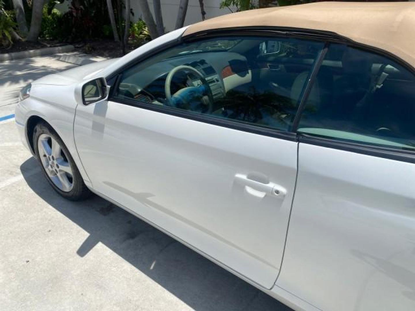 2008 Blizzard White Pearl /Ivory Toyota Camry Solara SLE LOW MILES 66,913 (4T1FA38P08U) with an 3.3L DOHC SMPI VVT-i 24-Valve V6 Engine engine, Automatic transmission, located at 4701 North Dixie Hwy, Pompano Beach, FL, 33064, (954) 422-2889, 26.240938, -80.123474 - OUR WEBPAGE FLORIDACARS1.COM HAS OVER 100 PHOTOS AND FREE CARFAX LINK 2008 TOYOTA CAMRY SOLARA SLE V6 PEARL WHITE IMMACULATE NONSMOKERS VIN: 4T1FA38P08U152807 4 T 1 F A 3 8 P 0 8 U 1 5 2 8 0 7 CONVERTIBLE 3.3L V6 F DOHC 24V 29MPG GASOLINE FRONT WHEEL DRIVE THE DASH HAS NO CRACKS LOOKS ALL ORIGINAL! - Photo#27