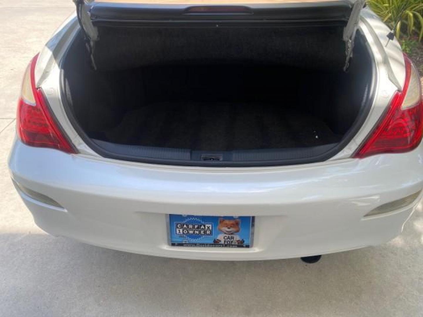 2008 Blizzard White Pearl /Ivory Toyota Camry Solara SLE LOW MILES 66,913 (4T1FA38P08U) with an 3.3L DOHC SMPI VVT-i 24-Valve V6 Engine engine, Automatic transmission, located at 4701 North Dixie Hwy, Pompano Beach, FL, 33064, (954) 422-2889, 26.240938, -80.123474 - OUR WEBPAGE FLORIDACARS1.COM HAS OVER 100 PHOTOS AND FREE CARFAX LINK 2008 TOYOTA CAMRY SOLARA SLE V6 PEARL WHITE IMMACULATE NONSMOKERS VIN: 4T1FA38P08U152807 4 T 1 F A 3 8 P 0 8 U 1 5 2 8 0 7 CONVERTIBLE 3.3L V6 F DOHC 24V 29MPG GASOLINE FRONT WHEEL DRIVE THE DASH HAS NO CRACKS LOOKS ALL ORIGINAL! - Photo#82