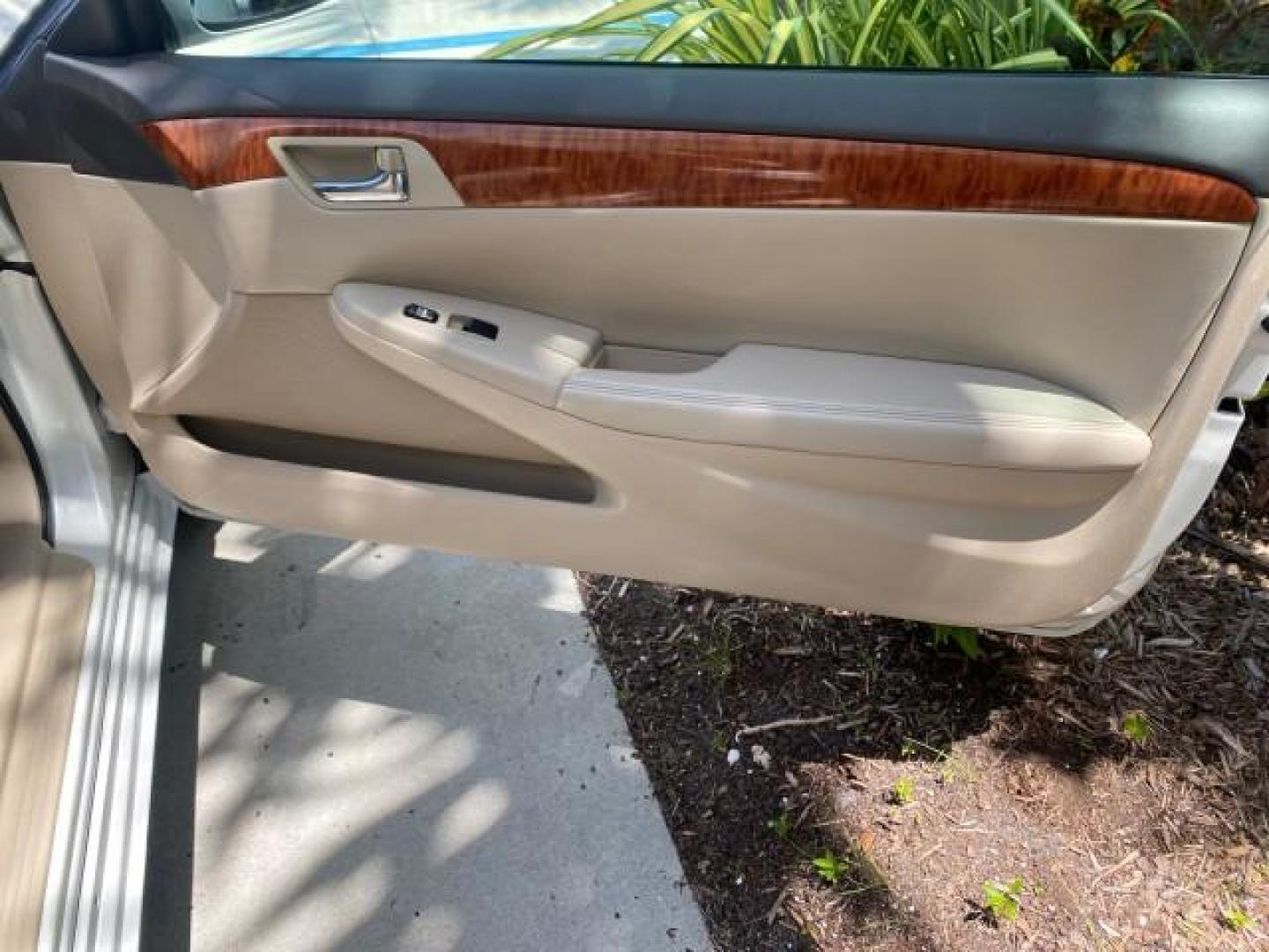 2008 Blizzard White Pearl /Ivory Toyota Camry Solara SLE LOW MILES 66,913 (4T1FA38P08U) with an 3.3L DOHC SMPI VVT-i 24-Valve V6 Engine engine, Automatic transmission, located at 4701 North Dixie Hwy, Pompano Beach, FL, 33064, (954) 422-2889, 26.240938, -80.123474 - OUR WEBPAGE FLORIDACARS1.COM HAS OVER 100 PHOTOS AND FREE CARFAX LINK 2008 TOYOTA CAMRY SOLARA SLE V6 PEARL WHITE IMMACULATE NONSMOKERS VIN: 4T1FA38P08U152807 4 T 1 F A 3 8 P 0 8 U 1 5 2 8 0 7 CONVERTIBLE 3.3L V6 F DOHC 24V 29MPG GASOLINE FRONT WHEEL DRIVE THE DASH HAS NO CRACKS LOOKS ALL ORIGINAL! - Photo#88