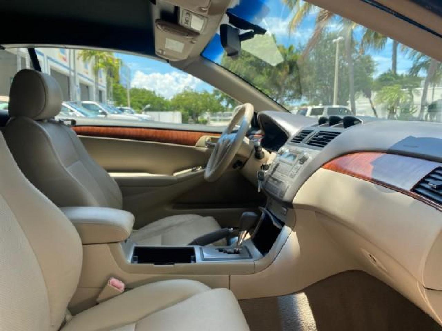 2008 Blizzard White Pearl /Ivory Toyota Camry Solara SLE LOW MILES 66,913 (4T1FA38P08U) with an 3.3L DOHC SMPI VVT-i 24-Valve V6 Engine engine, Automatic transmission, located at 4701 North Dixie Hwy, Pompano Beach, FL, 33064, (954) 422-2889, 26.240938, -80.123474 - OUR WEBPAGE FLORIDACARS1.COM HAS OVER 100 PHOTOS AND FREE CARFAX LINK 2008 TOYOTA CAMRY SOLARA SLE V6 PEARL WHITE IMMACULATE NONSMOKERS VIN: 4T1FA38P08U152807 4 T 1 F A 3 8 P 0 8 U 1 5 2 8 0 7 CONVERTIBLE 3.3L V6 F DOHC 24V 29MPG GASOLINE FRONT WHEEL DRIVE THE DASH HAS NO CRACKS LOOKS ALL ORIGINAL! - Photo#92