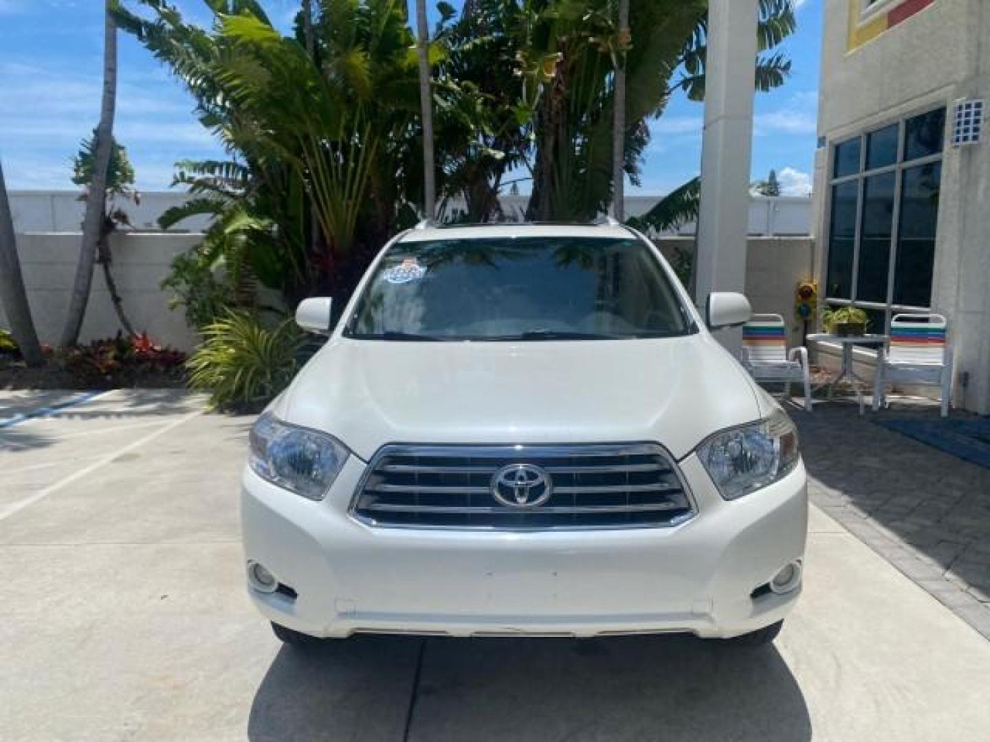 2009 Blizzard Pearl /Sand beige Toyota Highlander Limited 4WD 1 OWNER FLORIDA (JTEES42A192) with an 3.5L DOHC 24-Valve VVT-i V6 Engine engine, Automatic transmission, located at 4701 North Dixie Hwy, Pompano Beach, FL, 33064, (954) 422-2889, 26.240938, -80.123474 - OUR WEBPAGE FLORIDACARS1.COM HAS OVER 100 PHOTOS AND FREE CARFAX LINK 2009 TOYOTA HIGHLANDER LIMITED PEARL WHITE ALL ORIGINAL PAINT VIN: JTEES42A192148040 J T E E S 4 2 A 1 9 2 1 4 8 0 4 0 4 DOOR WAGON/SPORT UTILITY 3.5L V6 F DOHC 24V GASOLINE ALL WHEEL DRIVE Top Features 4WD/AWD Alloy Wheels Fold-A - Photo#2