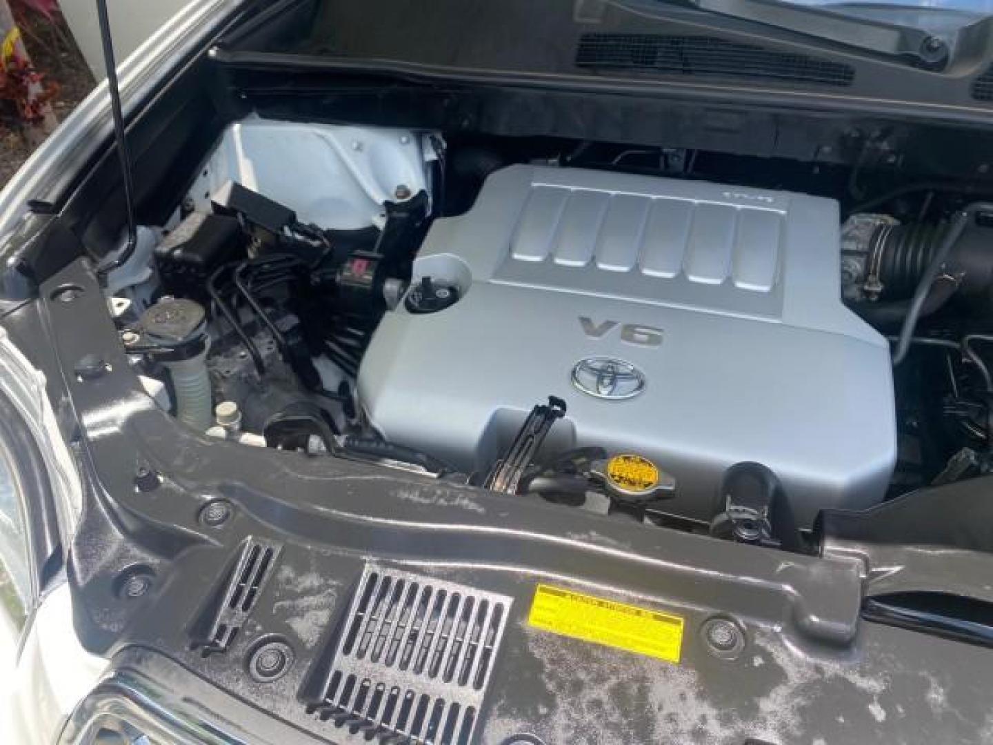 2009 Blizzard Pearl /Sand beige Toyota Highlander Limited 4WD 1 OWNER FLORIDA (JTEES42A192) with an 3.5L DOHC 24-Valve VVT-i V6 Engine engine, Automatic transmission, located at 4701 North Dixie Hwy, Pompano Beach, FL, 33064, (954) 422-2889, 26.240938, -80.123474 - OUR WEBPAGE FLORIDACARS1.COM HAS OVER 100 PHOTOS AND FREE CARFAX LINK 2009 TOYOTA HIGHLANDER LIMITED PEARL WHITE ALL ORIGINAL PAINT VIN: JTEES42A192148040 J T E E S 4 2 A 1 9 2 1 4 8 0 4 0 4 DOOR WAGON/SPORT UTILITY 3.5L V6 F DOHC 24V GASOLINE ALL WHEEL DRIVE Top Features 4WD/AWD Alloy Wheels Fold-A - Photo#25