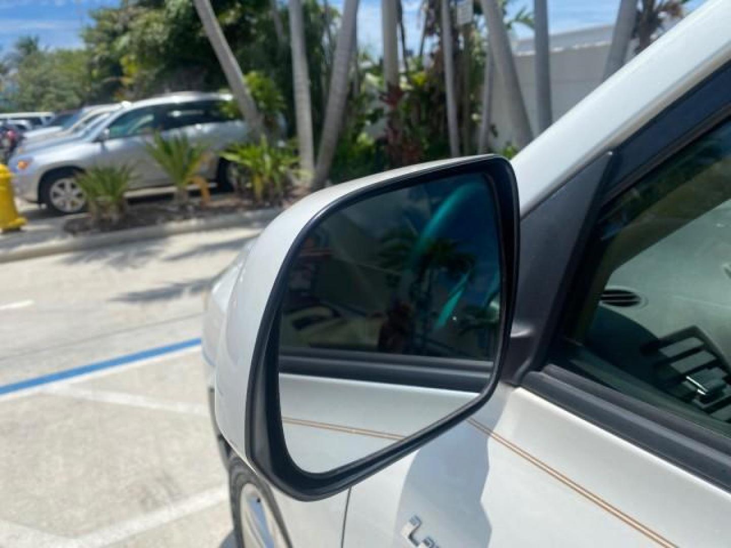2009 Blizzard Pearl /Sand beige Toyota Highlander Limited 4WD 1 OWNER FLORIDA (JTEES42A192) with an 3.5L DOHC 24-Valve VVT-i V6 Engine engine, Automatic transmission, located at 4701 North Dixie Hwy, Pompano Beach, FL, 33064, (954) 422-2889, 26.240938, -80.123474 - OUR WEBPAGE FLORIDACARS1.COM HAS OVER 100 PHOTOS AND FREE CARFAX LINK 2009 TOYOTA HIGHLANDER LIMITED PEARL WHITE ALL ORIGINAL PAINT VIN: JTEES42A192148040 J T E E S 4 2 A 1 9 2 1 4 8 0 4 0 4 DOOR WAGON/SPORT UTILITY 3.5L V6 F DOHC 24V GASOLINE ALL WHEEL DRIVE Top Features 4WD/AWD Alloy Wheels Fold-A - Photo#29