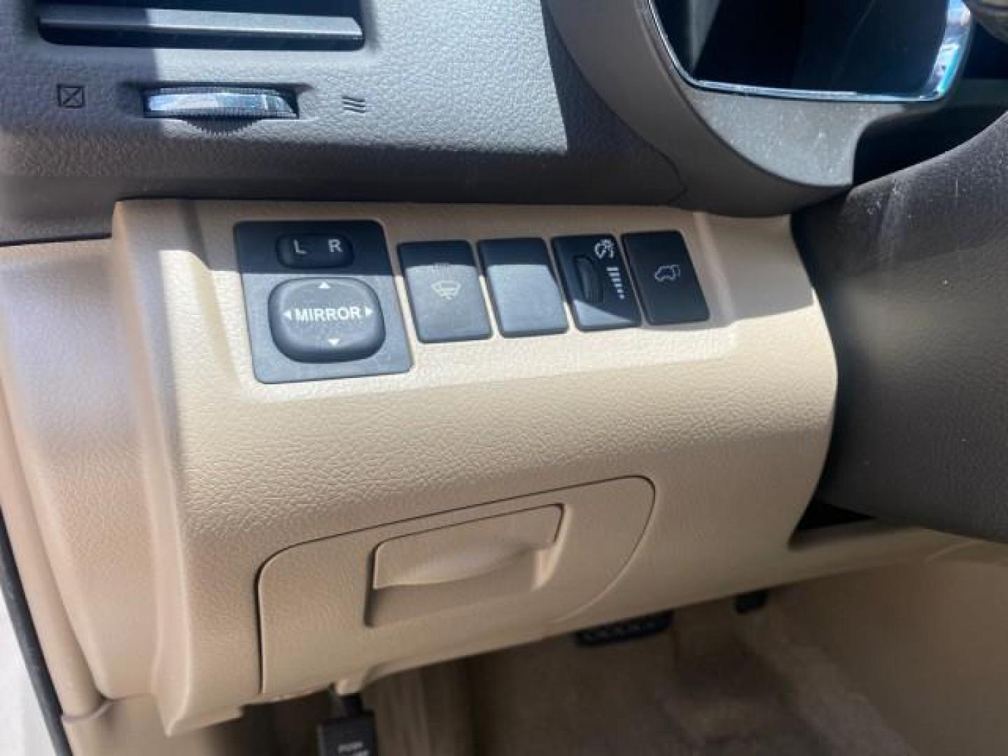 2009 Blizzard Pearl /Sand beige Toyota Highlander Limited 4WD 1 OWNER FLORIDA (JTEES42A192) with an 3.5L DOHC 24-Valve VVT-i V6 Engine engine, Automatic transmission, located at 4701 North Dixie Hwy, Pompano Beach, FL, 33064, (954) 422-2889, 26.240938, -80.123474 - OUR WEBPAGE FLORIDACARS1.COM HAS OVER 100 PHOTOS AND FREE CARFAX LINK 2009 TOYOTA HIGHLANDER LIMITED PEARL WHITE ALL ORIGINAL PAINT VIN: JTEES42A192148040 J T E E S 4 2 A 1 9 2 1 4 8 0 4 0 4 DOOR WAGON/SPORT UTILITY 3.5L V6 F DOHC 24V GASOLINE ALL WHEEL DRIVE Top Features 4WD/AWD Alloy Wheels Fold-A - Photo#46