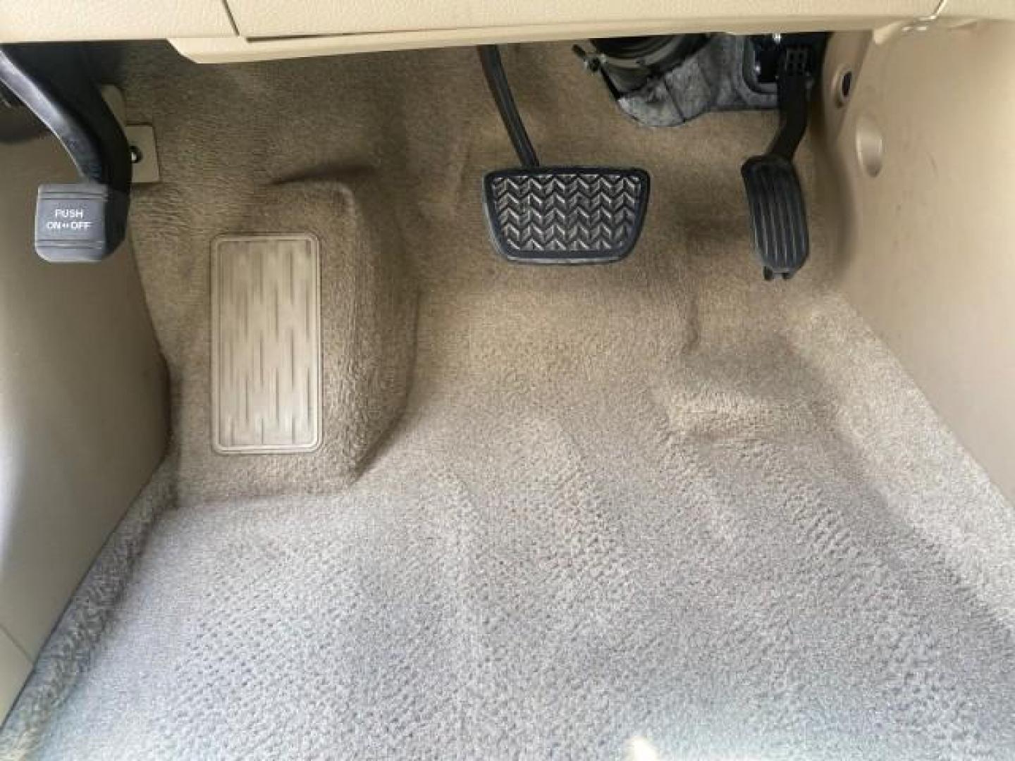 2009 Blizzard Pearl /Sand beige Toyota Highlander Limited 4WD 1 OWNER FLORIDA (JTEES42A192) with an 3.5L DOHC 24-Valve VVT-i V6 Engine engine, Automatic transmission, located at 4701 North Dixie Hwy, Pompano Beach, FL, 33064, (954) 422-2889, 26.240938, -80.123474 - OUR WEBPAGE FLORIDACARS1.COM HAS OVER 100 PHOTOS AND FREE CARFAX LINK 2009 TOYOTA HIGHLANDER LIMITED PEARL WHITE ALL ORIGINAL PAINT VIN: JTEES42A192148040 J T E E S 4 2 A 1 9 2 1 4 8 0 4 0 4 DOOR WAGON/SPORT UTILITY 3.5L V6 F DOHC 24V GASOLINE ALL WHEEL DRIVE Top Features 4WD/AWD Alloy Wheels Fold-A - Photo#48