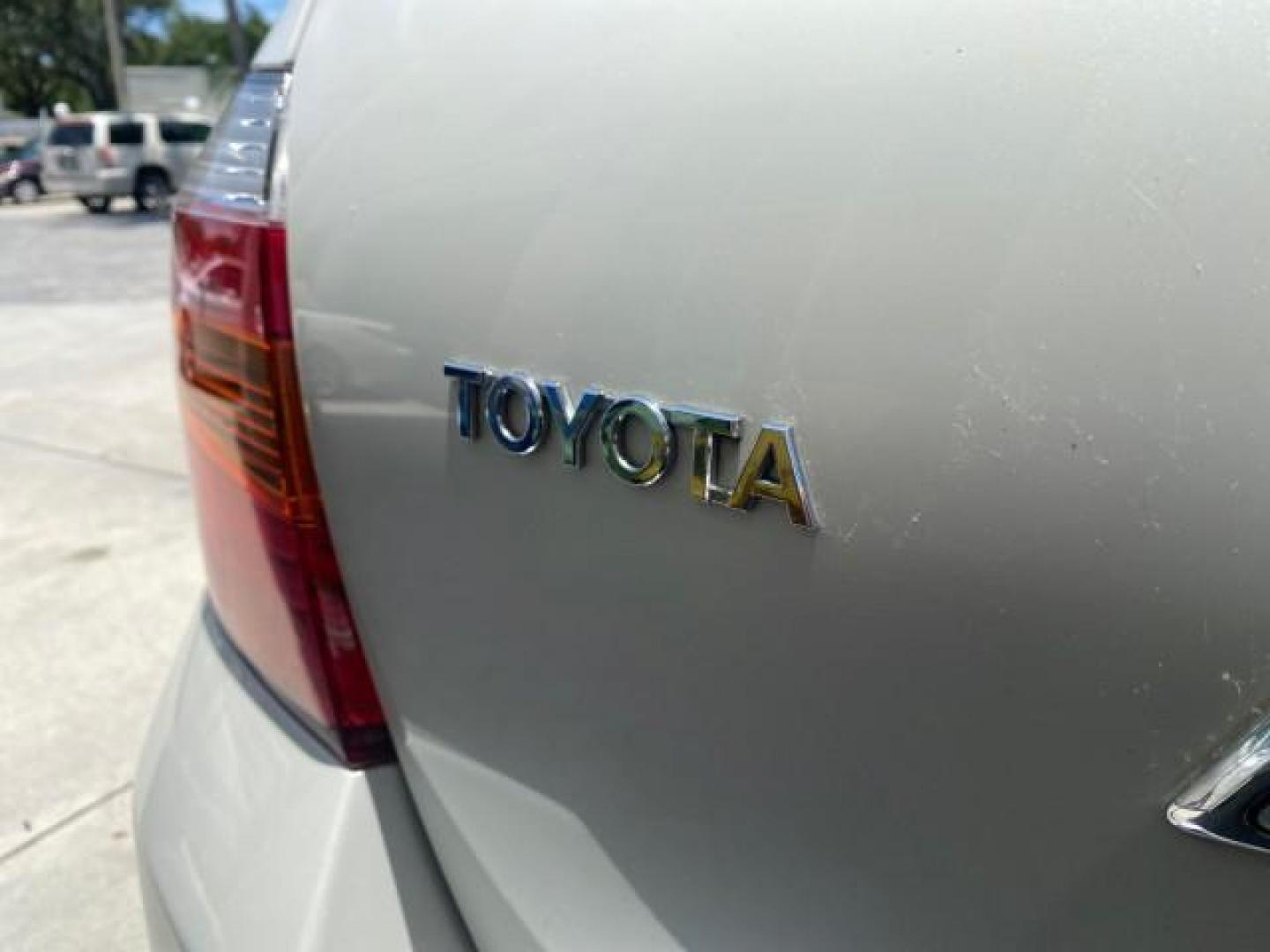 2009 Blizzard Pearl /Sand beige Toyota Highlander Limited 4WD 1 OWNER FLORIDA (JTEES42A192) with an 3.5L DOHC 24-Valve VVT-i V6 Engine engine, Automatic transmission, located at 4701 North Dixie Hwy, Pompano Beach, FL, 33064, (954) 422-2889, 26.240938, -80.123474 - OUR WEBPAGE FLORIDACARS1.COM HAS OVER 100 PHOTOS AND FREE CARFAX LINK 2009 TOYOTA HIGHLANDER LIMITED PEARL WHITE ALL ORIGINAL PAINT VIN: JTEES42A192148040 J T E E S 4 2 A 1 9 2 1 4 8 0 4 0 4 DOOR WAGON/SPORT UTILITY 3.5L V6 F DOHC 24V GASOLINE ALL WHEEL DRIVE Top Features 4WD/AWD Alloy Wheels Fold-A - Photo#90