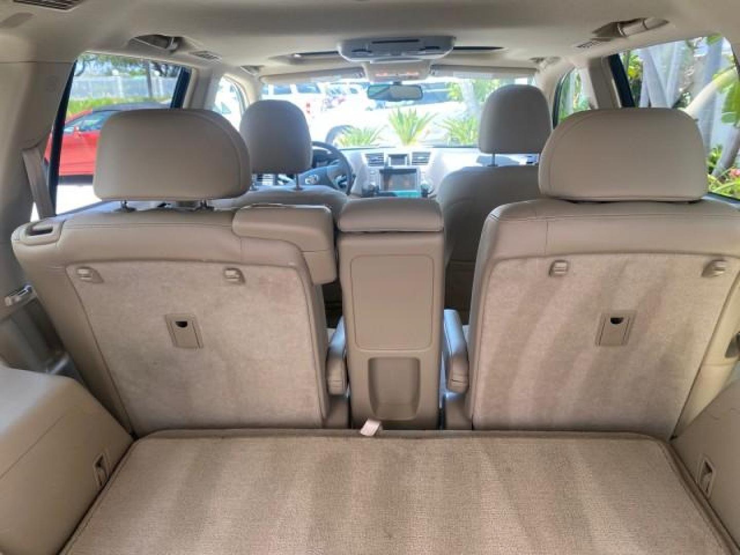 2009 Blizzard Pearl /Sand beige Toyota Highlander Limited 4WD 1 OWNER FLORIDA (JTEES42A192) with an 3.5L DOHC 24-Valve VVT-i V6 Engine engine, Automatic transmission, located at 4701 North Dixie Hwy, Pompano Beach, FL, 33064, (954) 422-2889, 26.240938, -80.123474 - OUR WEBPAGE FLORIDACARS1.COM HAS OVER 100 PHOTOS AND FREE CARFAX LINK 2009 TOYOTA HIGHLANDER LIMITED PEARL WHITE ALL ORIGINAL PAINT VIN: JTEES42A192148040 J T E E S 4 2 A 1 9 2 1 4 8 0 4 0 4 DOOR WAGON/SPORT UTILITY 3.5L V6 F DOHC 24V GASOLINE ALL WHEEL DRIVE Top Features 4WD/AWD Alloy Wheels Fold-A - Photo#98