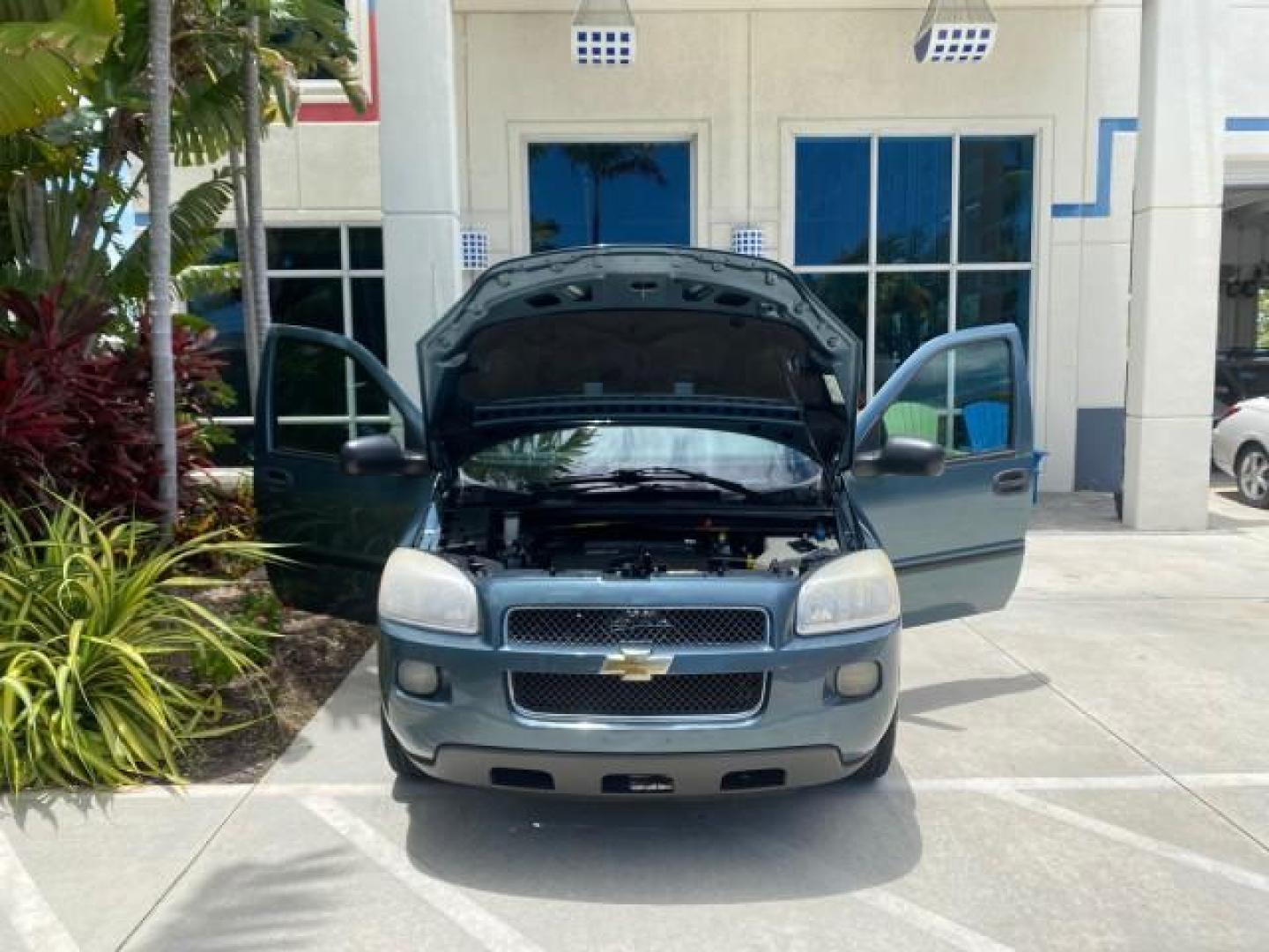 2007 Blue Granite Metallic /Medium Gray Chevrolet Uplander LS LOW MILES 70,368 (1GNDV23177D) with an 3.9L V6 SFI Engine engine, Automatic transmission, located at 4701 North Dixie Hwy, Pompano Beach, FL, 33064, (954) 422-2889, 26.240938, -80.123474 - OUR WEBPAGE FLORIDACARS1.COM HAS OVER 100 PHOTOS AND FREE CARFAX LINK 2007 CHEVROLET UPLANDER LS VIN: 1GNDV23177D130452 1 G N D V 2 3 1 7 7 D 1 3 0 4 5 2 VAN 3.9L V6 F GASOLINE FRONT WHEEL DRIVE Top Features Cloth Seats Third Row Seat Basic Features ABS Brakes AM/FM Stereo Air Conditioning Automatic - Photo#16