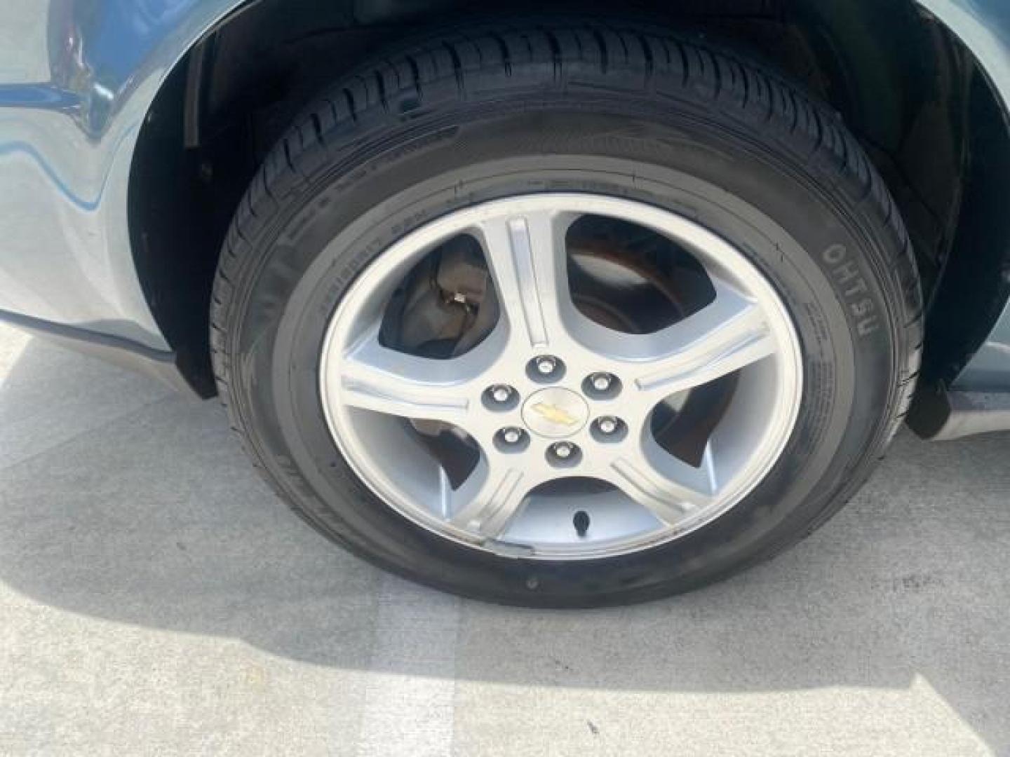 2007 Blue Granite Metallic /Medium Gray Chevrolet Uplander LS LOW MILES 70,368 (1GNDV23177D) with an 3.9L V6 SFI Engine engine, Automatic transmission, located at 4701 North Dixie Hwy, Pompano Beach, FL, 33064, (954) 422-2889, 26.240938, -80.123474 - OUR WEBPAGE FLORIDACARS1.COM HAS OVER 100 PHOTOS AND FREE CARFAX LINK 2007 CHEVROLET UPLANDER LS VIN: 1GNDV23177D130452 1 G N D V 2 3 1 7 7 D 1 3 0 4 5 2 VAN 3.9L V6 F GASOLINE FRONT WHEEL DRIVE Top Features Cloth Seats Third Row Seat Basic Features ABS Brakes AM/FM Stereo Air Conditioning Automatic - Photo#19