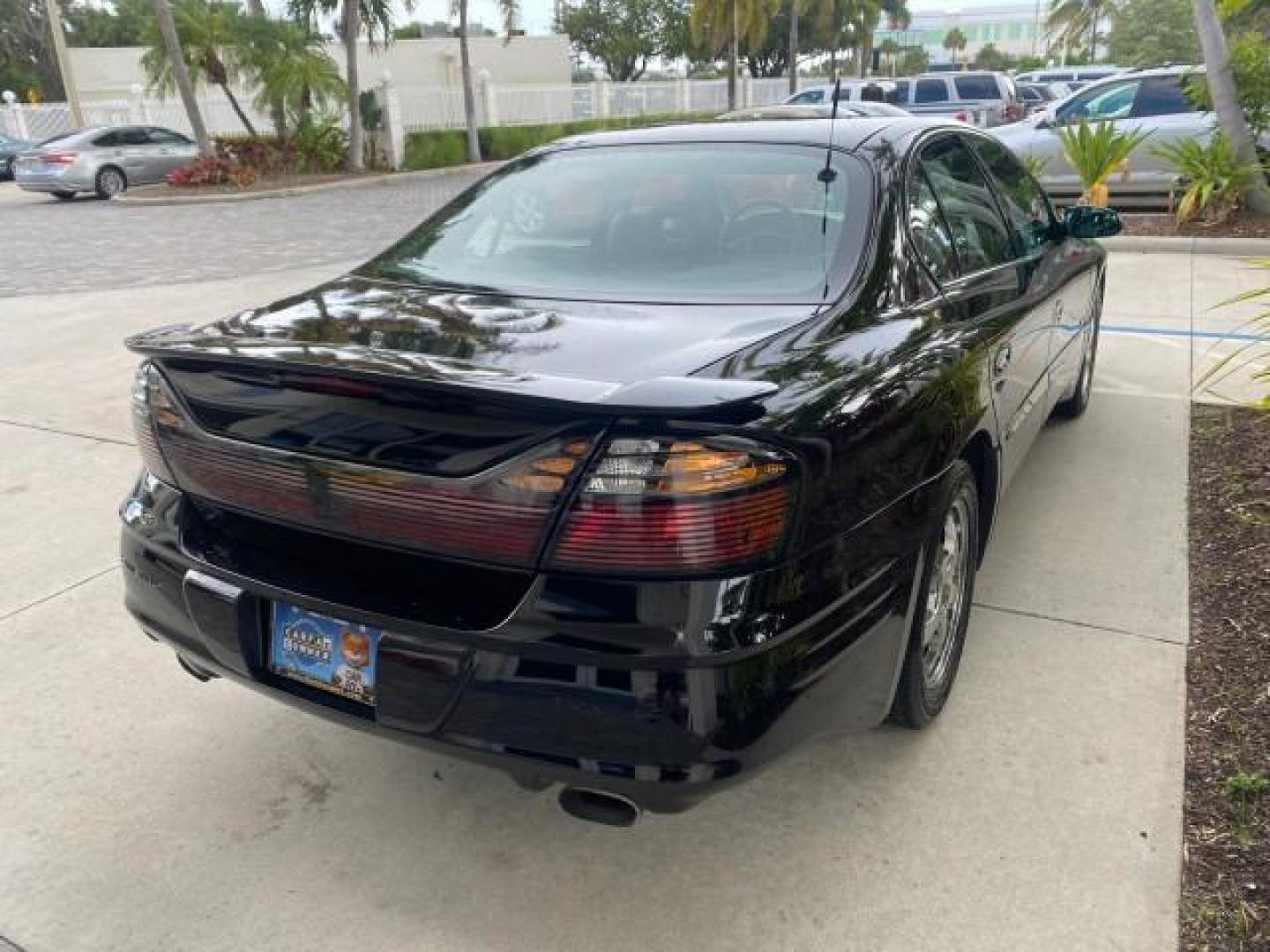 2002 Black /Dark Pewter Pontiac Bonneville SLE LOW MILES 82,619 (1G2HY54K224) with an 3.8L SFI V6 3800 Series II Engine engine, Automatic transmission, located at 4701 North Dixie Hwy, Pompano Beach, FL, 33064, (954) 422-2889, 26.240938, -80.123474 - OUR WEBPAGE FLORIDACARS1.COM HAS OVER 100 PHOTOS AND FREE CARFAX LINK 2002 PONTIAC BONNEVILLE SLE VIN: 1G2HY54K224170512 1 G 2 H Y 5 4 K 2 2 4 1 7 0 5 1 2 SEDAN 4 DR 3.8L V6 F GASOLINE FRONT WHEEL DRIVE Top Features Alloy Wheels Front Seat Heaters Leather Seats Sunroof(s) Basic Features ABS Brakes A - Photo#85
