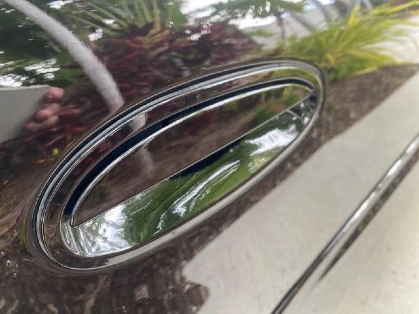 2002 Black /Dark Pewter Pontiac Bonneville SLE LOW MILES 82,619 (1G2HY54K224) with an 3.8L SFI V6 3800 Series II Engine engine, Automatic transmission, located at 4701 North Dixie Hwy, Pompano Beach, FL, 33064, (954) 422-2889, 26.240938, -80.123474 - OUR WEBPAGE FLORIDACARS1.COM HAS OVER 100 PHOTOS AND FREE CARFAX LINK 2002 PONTIAC BONNEVILLE SLE VIN: 1G2HY54K224170512 1 G 2 H Y 5 4 K 2 2 4 1 7 0 5 1 2 SEDAN 4 DR 3.8L V6 F GASOLINE FRONT WHEEL DRIVE Top Features Alloy Wheels Front Seat Heaters Leather Seats Sunroof(s) Basic Features ABS Brakes A - Photo#89