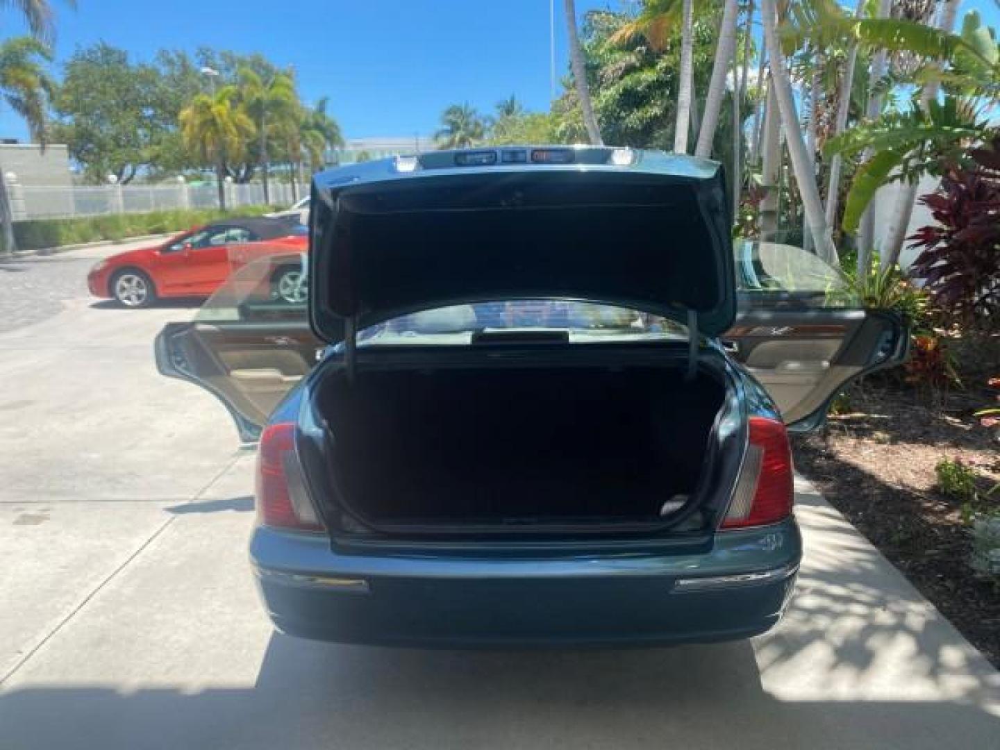 2005 Celadon Green /Beige Hyundai XG350 LOW MILES 46,921 1 OWNER (KMHFU45E55A) with an 3.5L DOHC MPI 24-Valve V6 Engine engine, Automatic transmission, located at 4701 North Dixie Hwy, Pompano Beach, FL, 33064, (954) 422-2889, 26.240938, -80.123474 - OUR WEBPAGE FLORIDACARS1.COM HAS OVER 100 PHOTOS AND FREE CARFAX LINK 2005 HYUNDAI XG350 VIN: KMHFU45E55A380931 K M H F U 4 5 E 5 5 A 3 8 0 9 3 1 SEDAN 4 DR 3.5L V6 F DOHC 24V GASOLINE FRONT WHEEL DRIVE Top Features Alloy Wheels Leather Seats Basic Features ABS Brakes AM/FM Stereo Air Conditioning A - Photo#15