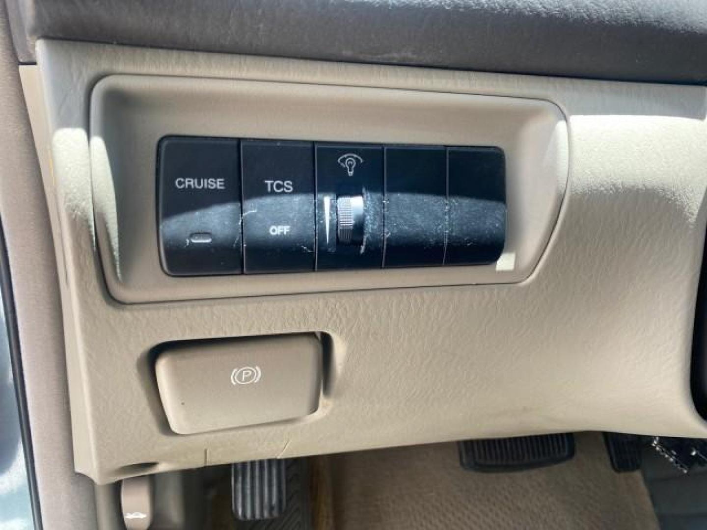 2005 Celadon Green /Beige Hyundai XG350 LOW MILES 46,921 1 OWNER (KMHFU45E55A) with an 3.5L DOHC MPI 24-Valve V6 Engine engine, Automatic transmission, located at 4701 North Dixie Hwy, Pompano Beach, FL, 33064, (954) 422-2889, 26.240938, -80.123474 - OUR WEBPAGE FLORIDACARS1.COM HAS OVER 100 PHOTOS AND FREE CARFAX LINK 2005 HYUNDAI XG350 VIN: KMHFU45E55A380931 K M H F U 4 5 E 5 5 A 3 8 0 9 3 1 SEDAN 4 DR 3.5L V6 F DOHC 24V GASOLINE FRONT WHEEL DRIVE Top Features Alloy Wheels Leather Seats Basic Features ABS Brakes AM/FM Stereo Air Conditioning A - Photo#40