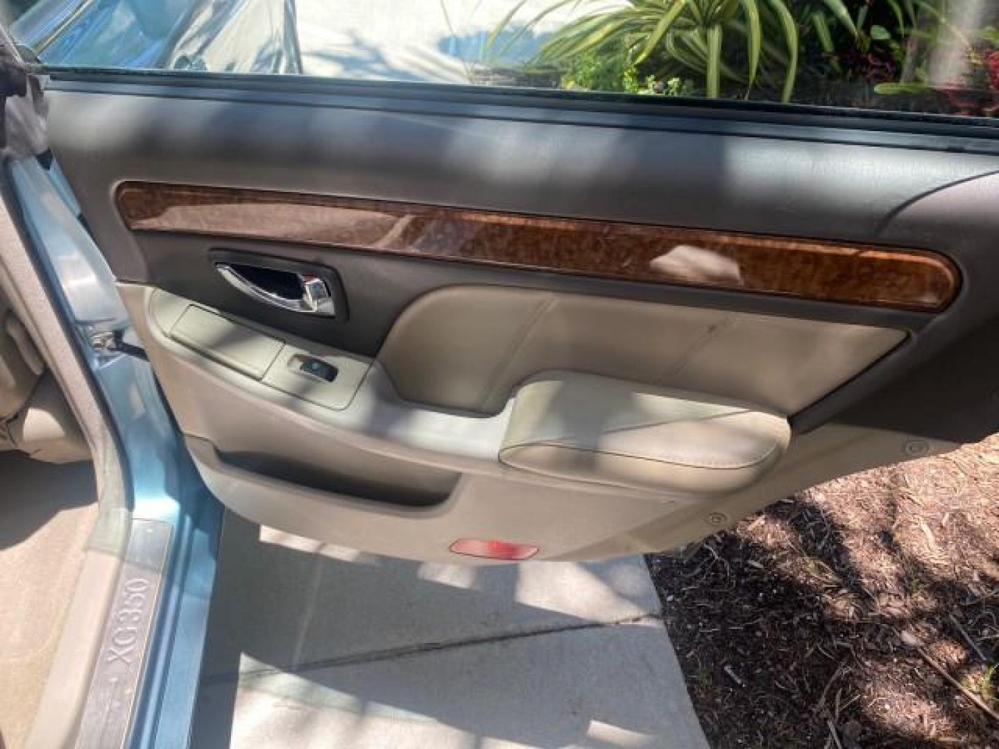 2005 Celadon Green /Beige Hyundai XG350 LOW MILES 46,921 1 OWNER (KMHFU45E55A) with an 3.5L DOHC MPI 24-Valve V6 Engine engine, Automatic transmission, located at 4701 North Dixie Hwy, Pompano Beach, FL, 33064, (954) 422-2889, 26.240938, -80.123474 - OUR WEBPAGE FLORIDACARS1.COM HAS OVER 100 PHOTOS AND FREE CARFAX LINK 2005 HYUNDAI XG350 VIN: KMHFU45E55A380931 K M H F U 4 5 E 5 5 A 3 8 0 9 3 1 SEDAN 4 DR 3.5L V6 F DOHC 24V GASOLINE FRONT WHEEL DRIVE Top Features Alloy Wheels Leather Seats Basic Features ABS Brakes AM/FM Stereo Air Conditioning A - Photo#93