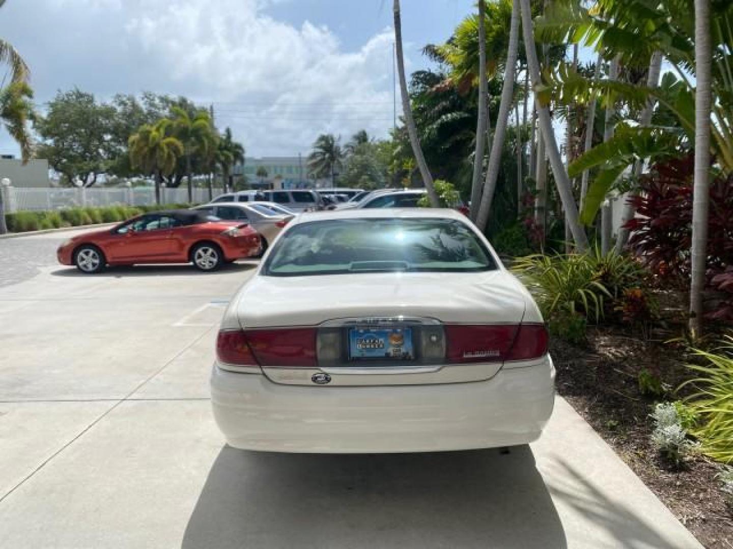 2003 White /Taupe Buick LeSabre Custom LOW MILES 32,880 1 OWNER (1G4HP54K63U) with an 3.8L 3800 V6 SFI Engine engine, Automatic transmission, located at 4701 North Dixie Hwy, Pompano Beach, FL, 33064, (954) 422-2889, 26.240938, -80.123474 - OUR WEBPAGE FLORIDACARS1.COM HAS OVER 100 PHOTOS AND FREE CARFAX LINK 2003 BUICK LESABRE CUSTOM VIN: 1G4HP54K63U139534 1 G 4 H P 5 4 K 6 3 U 1 3 9 5 3 4 SEDAN 4 DR 3.8L V6 F 12V 29 mpg GASOLINE FRONT WHEEL DRIVE Top Features Alloy Wheels Cloth Seats Leather Seats Luxury Package Basic Features ABS Br - Photo#6
