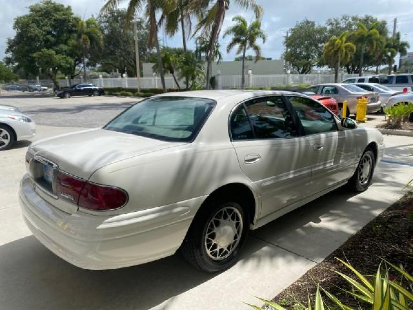 2003 White /Taupe Buick LeSabre Custom LOW MILES 32,880 1 OWNER (1G4HP54K63U) with an 3.8L 3800 V6 SFI Engine engine, Automatic transmission, located at 4701 North Dixie Hwy, Pompano Beach, FL, 33064, (954) 422-2889, 26.240938, -80.123474 - OUR WEBPAGE FLORIDACARS1.COM HAS OVER 100 PHOTOS AND FREE CARFAX LINK 2003 BUICK LESABRE CUSTOM VIN: 1G4HP54K63U139534 1 G 4 H P 5 4 K 6 3 U 1 3 9 5 3 4 SEDAN 4 DR 3.8L V6 F 12V 29 mpg GASOLINE FRONT WHEEL DRIVE Top Features Alloy Wheels Cloth Seats Leather Seats Luxury Package Basic Features ABS Br - Photo#7
