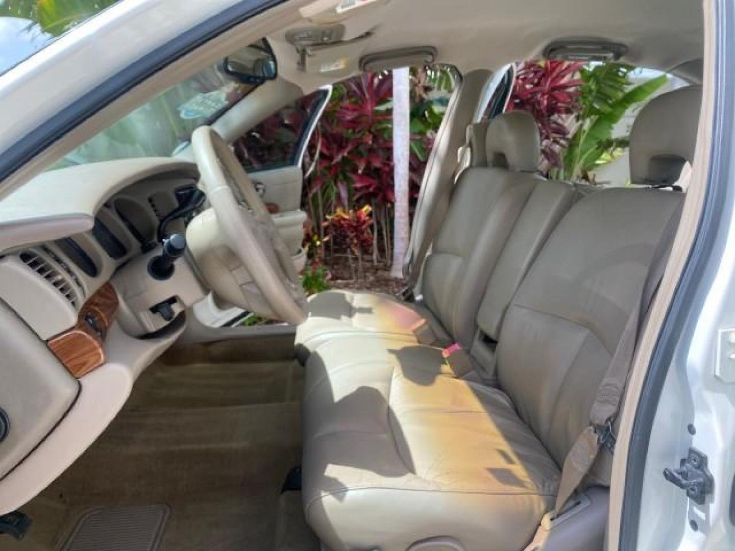 2003 White /Taupe Buick LeSabre Custom LOW MILES 32,880 1 OWNER (1G4HP54K63U) with an 3.8L 3800 V6 SFI Engine engine, Automatic transmission, located at 4701 North Dixie Hwy, Pompano Beach, FL, 33064, (954) 422-2889, 26.240938, -80.123474 - OUR WEBPAGE FLORIDACARS1.COM HAS OVER 100 PHOTOS AND FREE CARFAX LINK 2003 BUICK LESABRE CUSTOM VIN: 1G4HP54K63U139534 1 G 4 H P 5 4 K 6 3 U 1 3 9 5 3 4 SEDAN 4 DR 3.8L V6 F 12V 29 mpg GASOLINE FRONT WHEEL DRIVE Top Features Alloy Wheels Cloth Seats Leather Seats Luxury Package Basic Features ABS Br - Photo#10