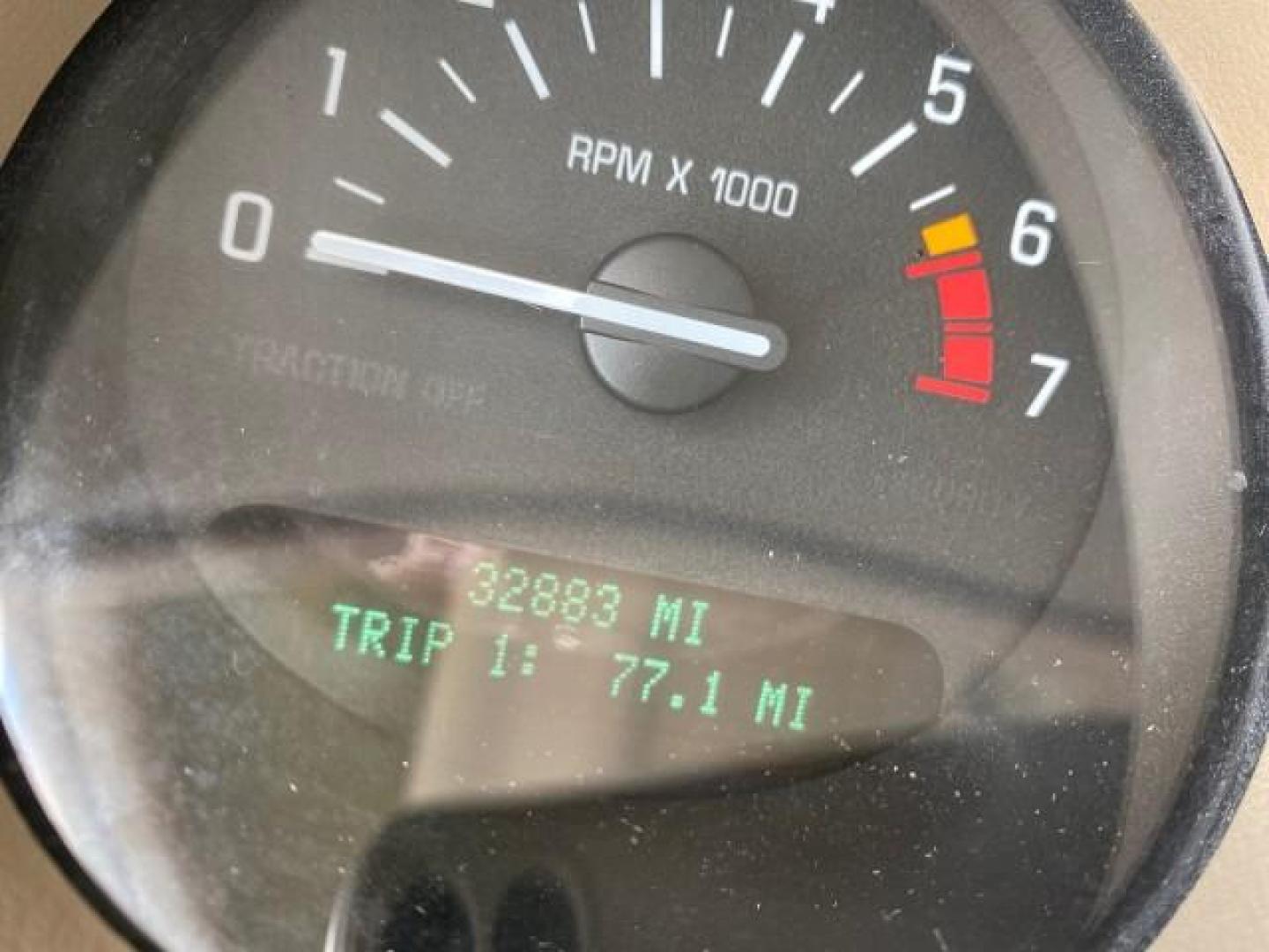 2003 White /Taupe Buick LeSabre Custom LOW MILES 32,880 1 OWNER (1G4HP54K63U) with an 3.8L 3800 V6 SFI Engine engine, Automatic transmission, located at 4701 North Dixie Hwy, Pompano Beach, FL, 33064, (954) 422-2889, 26.240938, -80.123474 - OUR WEBPAGE FLORIDACARS1.COM HAS OVER 100 PHOTOS AND FREE CARFAX LINK 2003 BUICK LESABRE CUSTOM VIN: 1G4HP54K63U139534 1 G 4 H P 5 4 K 6 3 U 1 3 9 5 3 4 SEDAN 4 DR 3.8L V6 F 12V 29 mpg GASOLINE FRONT WHEEL DRIVE Top Features Alloy Wheels Cloth Seats Leather Seats Luxury Package Basic Features ABS Br - Photo#18