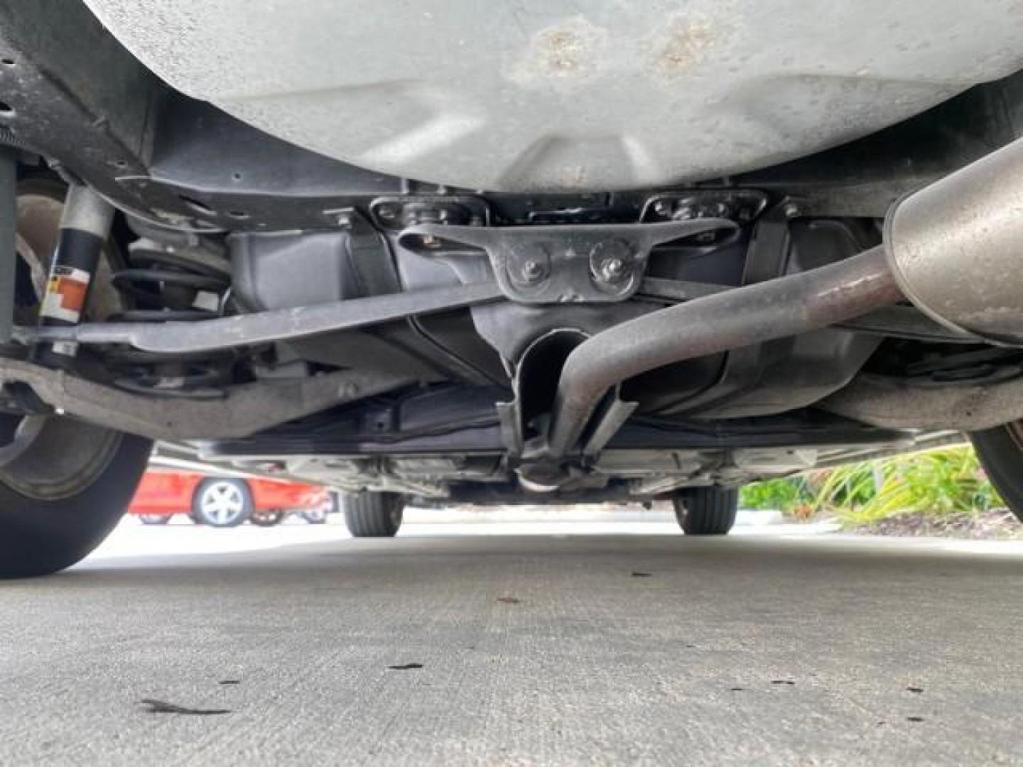 2003 White /Taupe Buick LeSabre Custom LOW MILES 32,880 1 OWNER (1G4HP54K63U) with an 3.8L 3800 V6 SFI Engine engine, Automatic transmission, located at 4701 North Dixie Hwy, Pompano Beach, FL, 33064, (954) 422-2889, 26.240938, -80.123474 - OUR WEBPAGE FLORIDACARS1.COM HAS OVER 100 PHOTOS AND FREE CARFAX LINK 2003 BUICK LESABRE CUSTOM VIN: 1G4HP54K63U139534 1 G 4 H P 5 4 K 6 3 U 1 3 9 5 3 4 SEDAN 4 DR 3.8L V6 F 12V 29 mpg GASOLINE FRONT WHEEL DRIVE Top Features Alloy Wheels Cloth Seats Leather Seats Luxury Package Basic Features ABS Br - Photo#22