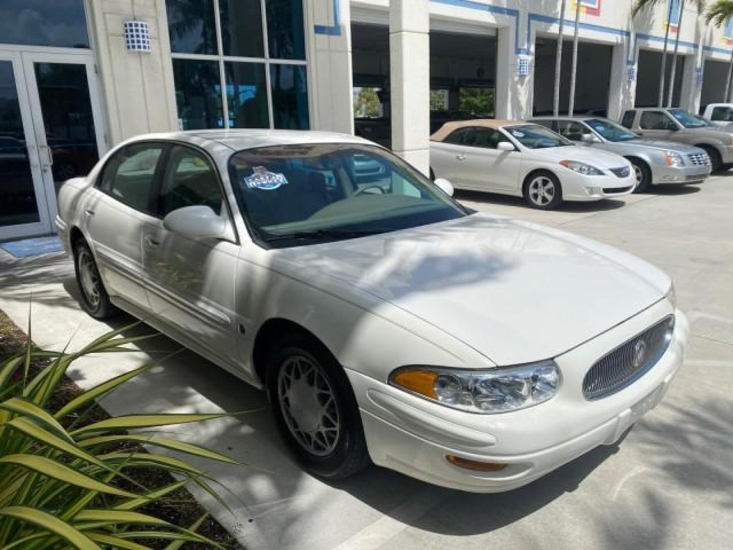 2003 White /Taupe Buick LeSabre Custom LOW MILES 32,880 1 OWNER (1G4HP54K63U) with an 3.8L 3800 V6 SFI Engine engine, Automatic transmission, located at 4701 North Dixie Hwy, Pompano Beach, FL, 33064, (954) 422-2889, 26.240938, -80.123474 - OUR WEBPAGE FLORIDACARS1.COM HAS OVER 100 PHOTOS AND FREE CARFAX LINK 2003 BUICK LESABRE CUSTOM VIN: 1G4HP54K63U139534 1 G 4 H P 5 4 K 6 3 U 1 3 9 5 3 4 SEDAN 4 DR 3.8L V6 F 12V 29 mpg GASOLINE FRONT WHEEL DRIVE Top Features Alloy Wheels Cloth Seats Leather Seats Luxury Package Basic Features ABS Br - Photo#24