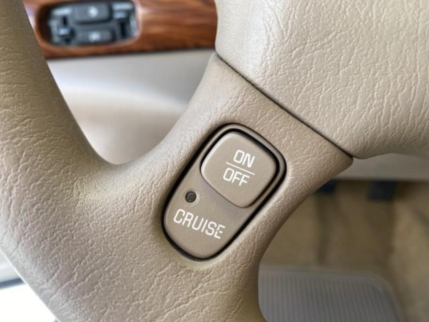 2003 White /Taupe Buick LeSabre Custom LOW MILES 32,880 1 OWNER (1G4HP54K63U) with an 3.8L 3800 V6 SFI Engine engine, Automatic transmission, located at 4701 North Dixie Hwy, Pompano Beach, FL, 33064, (954) 422-2889, 26.240938, -80.123474 - OUR WEBPAGE FLORIDACARS1.COM HAS OVER 100 PHOTOS AND FREE CARFAX LINK 2003 BUICK LESABRE CUSTOM VIN: 1G4HP54K63U139534 1 G 4 H P 5 4 K 6 3 U 1 3 9 5 3 4 SEDAN 4 DR 3.8L V6 F 12V 29 mpg GASOLINE FRONT WHEEL DRIVE Top Features Alloy Wheels Cloth Seats Leather Seats Luxury Package Basic Features ABS Br - Photo#40