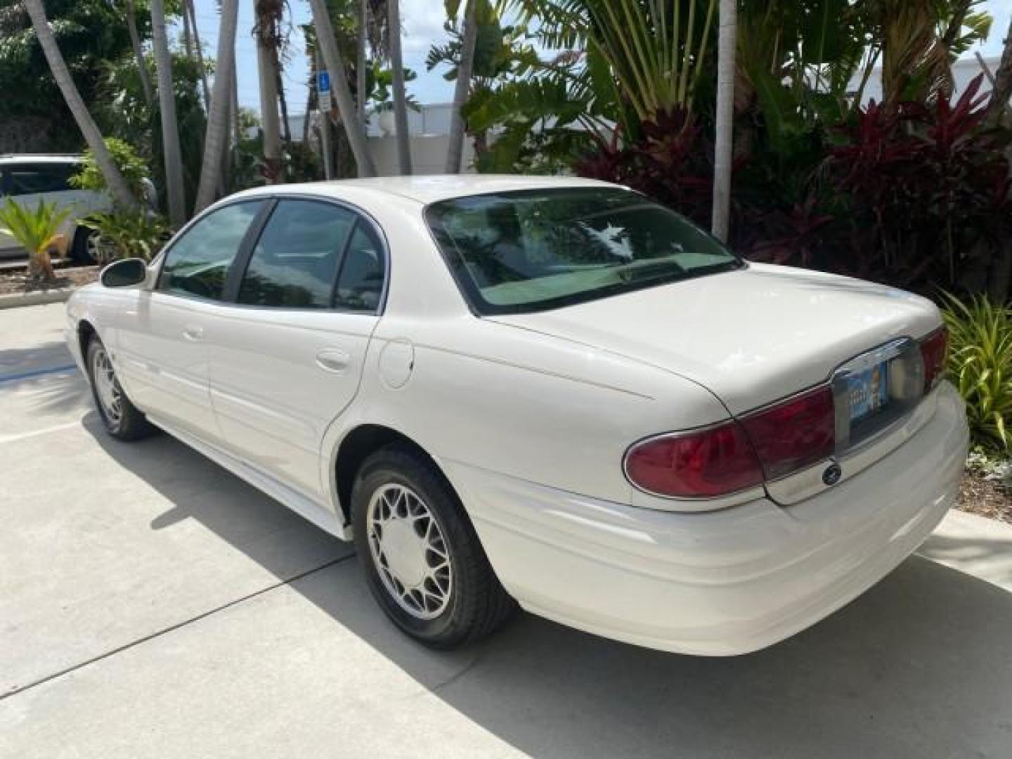 2003 White /Taupe Buick LeSabre Custom LOW MILES 32,880 1 OWNER (1G4HP54K63U) with an 3.8L 3800 V6 SFI Engine engine, Automatic transmission, located at 4701 North Dixie Hwy, Pompano Beach, FL, 33064, (954) 422-2889, 26.240938, -80.123474 - OUR WEBPAGE FLORIDACARS1.COM HAS OVER 100 PHOTOS AND FREE CARFAX LINK 2003 BUICK LESABRE CUSTOM VIN: 1G4HP54K63U139534 1 G 4 H P 5 4 K 6 3 U 1 3 9 5 3 4 SEDAN 4 DR 3.8L V6 F 12V 29 mpg GASOLINE FRONT WHEEL DRIVE Top Features Alloy Wheels Cloth Seats Leather Seats Luxury Package Basic Features ABS Br - Photo#73