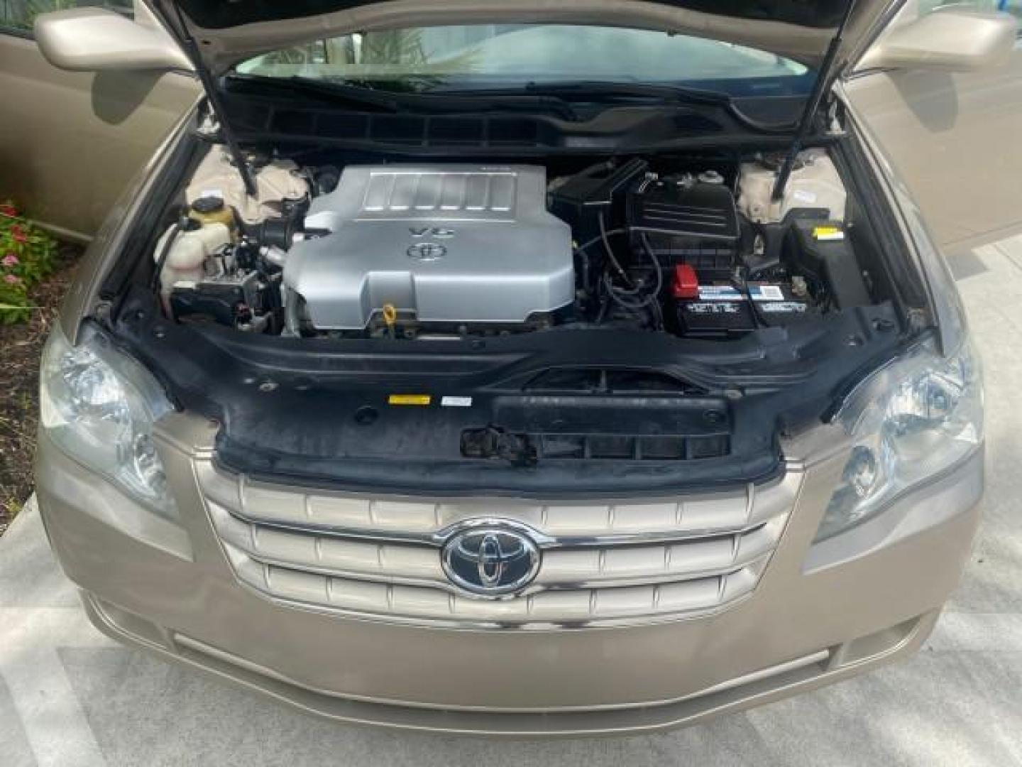 2006 Desert Sand Mica /Ivory Toyota Avalon XLS LOW MILES 53,114 (4T1BK36B66U) with an 3.5L 24-Valve EFI DOHC V6 Engine engine, Automatic transmission, located at 4701 North Dixie Hwy, Pompano Beach, FL, 33064, (954) 422-2889, 26.240938, -80.123474 - OUR WEBPAGE FLORIDACARS1.COM HAS OVER 100 PHOTOS AND FREE CARFAX LINK 2006 TOYOTA AVALON XLS VIN: 4T1BK36B66U098736 4 T 1 B K 3 6 B 6 6 U 0 9 8 7 3 6 SEDAN 4 DR 3.5L V6 F DOHC 24V GASOLINE FRONT WHEEL DRIVE Top Features Alloy Wheels Front Seat Heaters Leather Seats Special Edition Sunroof(s) Basic F - Photo#17