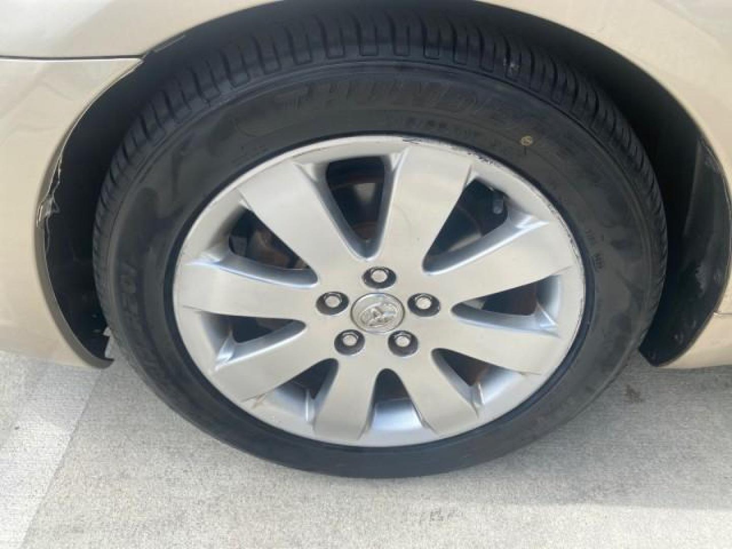 2006 Desert Sand Mica /Ivory Toyota Avalon XLS LOW MILES 53,114 (4T1BK36B66U) with an 3.5L 24-Valve EFI DOHC V6 Engine engine, Automatic transmission, located at 4701 North Dixie Hwy, Pompano Beach, FL, 33064, (954) 422-2889, 26.240938, -80.123474 - OUR WEBPAGE FLORIDACARS1.COM HAS OVER 100 PHOTOS AND FREE CARFAX LINK 2006 TOYOTA AVALON XLS VIN: 4T1BK36B66U098736 4 T 1 B K 3 6 B 6 6 U 0 9 8 7 3 6 SEDAN 4 DR 3.5L V6 F DOHC 24V GASOLINE FRONT WHEEL DRIVE Top Features Alloy Wheels Front Seat Heaters Leather Seats Special Edition Sunroof(s) Basic F - Photo#19