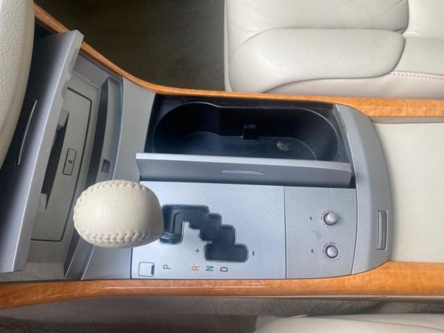 2006 Desert Sand Mica /Ivory Toyota Avalon XLS LOW MILES 53,114 (4T1BK36B66U) with an 3.5L 24-Valve EFI DOHC V6 Engine engine, Automatic transmission, located at 4701 North Dixie Hwy, Pompano Beach, FL, 33064, (954) 422-2889, 26.240938, -80.123474 - OUR WEBPAGE FLORIDACARS1.COM HAS OVER 100 PHOTOS AND FREE CARFAX LINK 2006 TOYOTA AVALON XLS VIN: 4T1BK36B66U098736 4 T 1 B K 3 6 B 6 6 U 0 9 8 7 3 6 SEDAN 4 DR 3.5L V6 F DOHC 24V GASOLINE FRONT WHEEL DRIVE Top Features Alloy Wheels Front Seat Heaters Leather Seats Special Edition Sunroof(s) Basic F - Photo#52