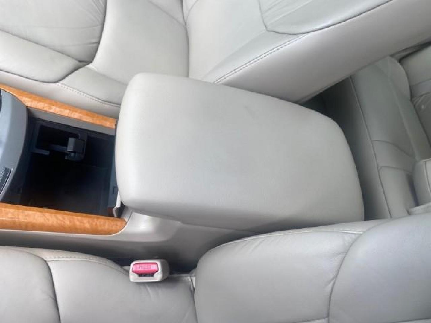 2006 Desert Sand Mica /Ivory Toyota Avalon XLS LOW MILES 53,114 (4T1BK36B66U) with an 3.5L 24-Valve EFI DOHC V6 Engine engine, Automatic transmission, located at 4701 North Dixie Hwy, Pompano Beach, FL, 33064, (954) 422-2889, 26.240938, -80.123474 - OUR WEBPAGE FLORIDACARS1.COM HAS OVER 100 PHOTOS AND FREE CARFAX LINK 2006 TOYOTA AVALON XLS VIN: 4T1BK36B66U098736 4 T 1 B K 3 6 B 6 6 U 0 9 8 7 3 6 SEDAN 4 DR 3.5L V6 F DOHC 24V GASOLINE FRONT WHEEL DRIVE Top Features Alloy Wheels Front Seat Heaters Leather Seats Special Edition Sunroof(s) Basic F - Photo#54