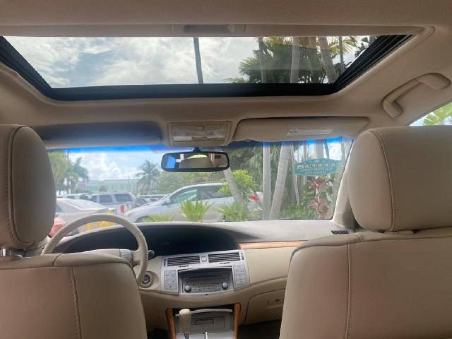 2006 Desert Sand Mica /Ivory Toyota Avalon XLS LOW MILES 53,114 (4T1BK36B66U) with an 3.5L 24-Valve EFI DOHC V6 Engine engine, Automatic transmission, located at 4701 North Dixie Hwy, Pompano Beach, FL, 33064, (954) 422-2889, 26.240938, -80.123474 - OUR WEBPAGE FLORIDACARS1.COM HAS OVER 100 PHOTOS AND FREE CARFAX LINK 2006 TOYOTA AVALON XLS VIN: 4T1BK36B66U098736 4 T 1 B K 3 6 B 6 6 U 0 9 8 7 3 6 SEDAN 4 DR 3.5L V6 F DOHC 24V GASOLINE FRONT WHEEL DRIVE Top Features Alloy Wheels Front Seat Heaters Leather Seats Special Edition Sunroof(s) Basic F - Photo#76