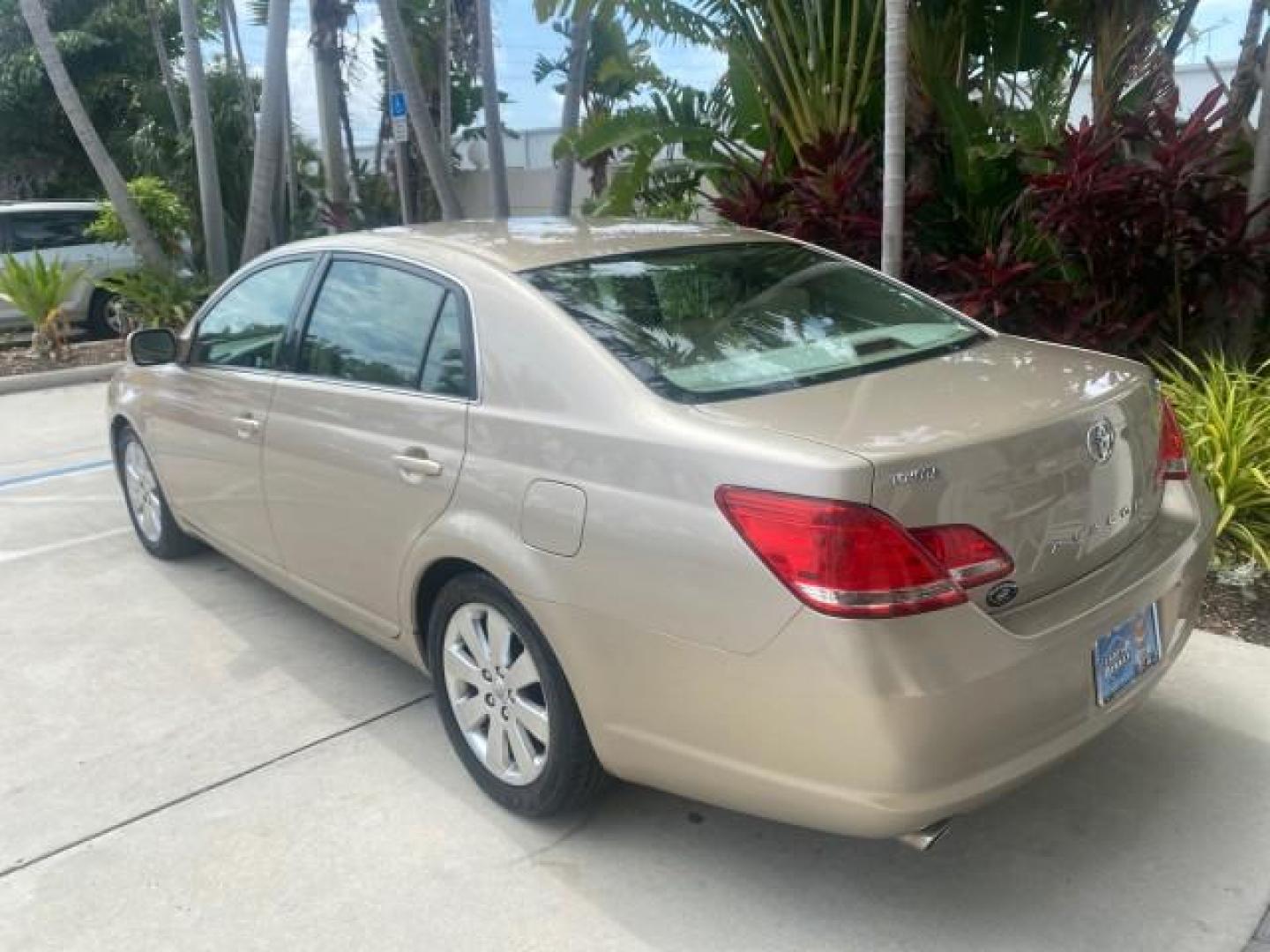 2006 Desert Sand Mica /Ivory Toyota Avalon XLS LOW MILES 53,114 (4T1BK36B66U) with an 3.5L 24-Valve EFI DOHC V6 Engine engine, Automatic transmission, located at 4701 North Dixie Hwy, Pompano Beach, FL, 33064, (954) 422-2889, 26.240938, -80.123474 - OUR WEBPAGE FLORIDACARS1.COM HAS OVER 100 PHOTOS AND FREE CARFAX LINK 2006 TOYOTA AVALON XLS VIN: 4T1BK36B66U098736 4 T 1 B K 3 6 B 6 6 U 0 9 8 7 3 6 SEDAN 4 DR 3.5L V6 F DOHC 24V GASOLINE FRONT WHEEL DRIVE Top Features Alloy Wheels Front Seat Heaters Leather Seats Special Edition Sunroof(s) Basic F - Photo#84