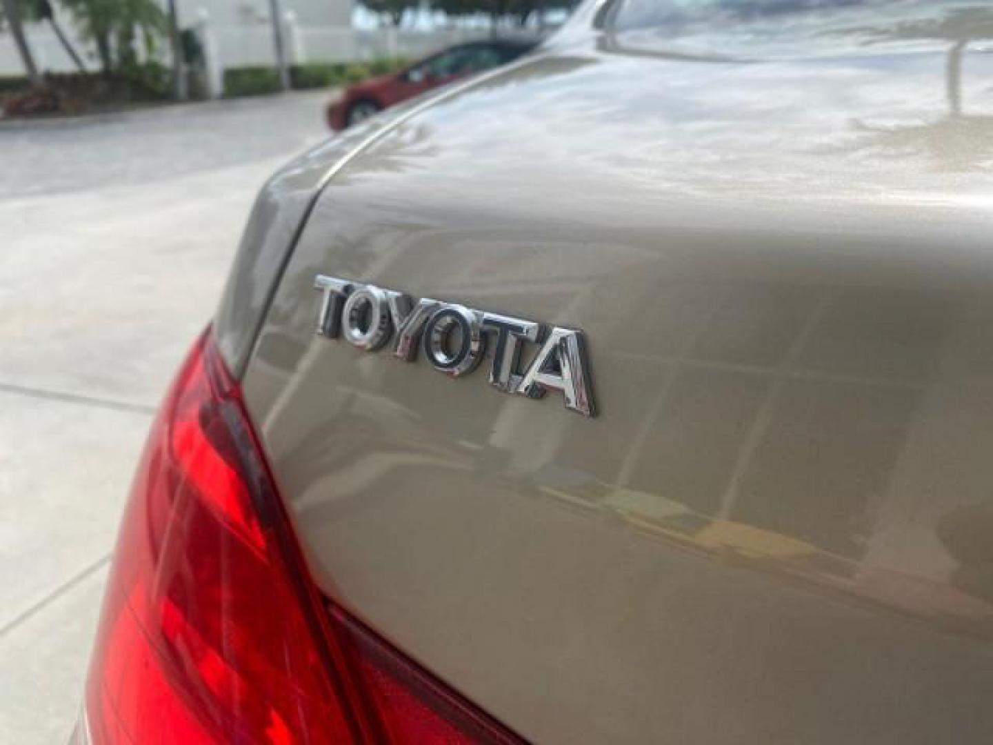 2006 Desert Sand Mica /Ivory Toyota Avalon XLS LOW MILES 53,114 (4T1BK36B66U) with an 3.5L 24-Valve EFI DOHC V6 Engine engine, Automatic transmission, located at 4701 North Dixie Hwy, Pompano Beach, FL, 33064, (954) 422-2889, 26.240938, -80.123474 - OUR WEBPAGE FLORIDACARS1.COM HAS OVER 100 PHOTOS AND FREE CARFAX LINK 2006 TOYOTA AVALON XLS VIN: 4T1BK36B66U098736 4 T 1 B K 3 6 B 6 6 U 0 9 8 7 3 6 SEDAN 4 DR 3.5L V6 F DOHC 24V GASOLINE FRONT WHEEL DRIVE Top Features Alloy Wheels Front Seat Heaters Leather Seats Special Edition Sunroof(s) Basic F - Photo#87