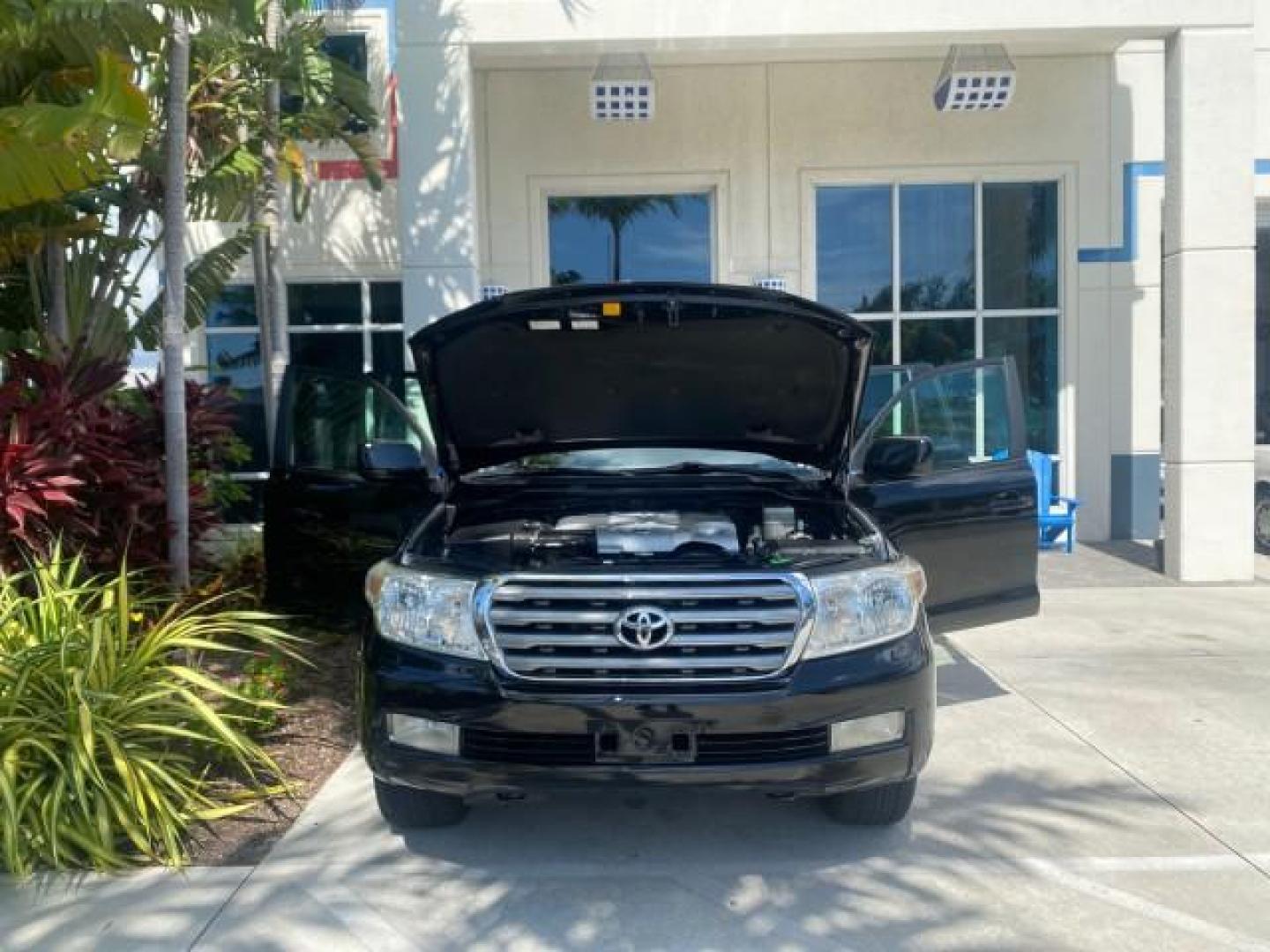 2008 Black /Medium Gray Toyota Land Cruiser LOOKS LIKE NEW 4WD (JTMHY05J984) with an 5.7L DOHC EFI 32-Valve V8 Engine engine, Automatic transmission, located at 4701 North Dixie Hwy, Pompano Beach, FL, 33064, (954) 422-2889, 26.240938, -80.123474 - OUR WEBPAGE FLORIDACARS1.COM HAS OVER 100 PHOTOS AND FREE CARFAX LINK 2008 TOYOTA LAND CRUISER VIN: JTMHY05J984000502 J T M H Y 0 5 J 9 8 4 0 0 0 5 0 2 4 DOOR WAGON/SPORT UTILITY 5.7L V8 F DOHC 32V GASOLINE ALL WHEEL DRIVE Top Features 4WD/AWD Alloy Wheels Fold-Away Third Row Front Seat Heaters JBL - Photo#16