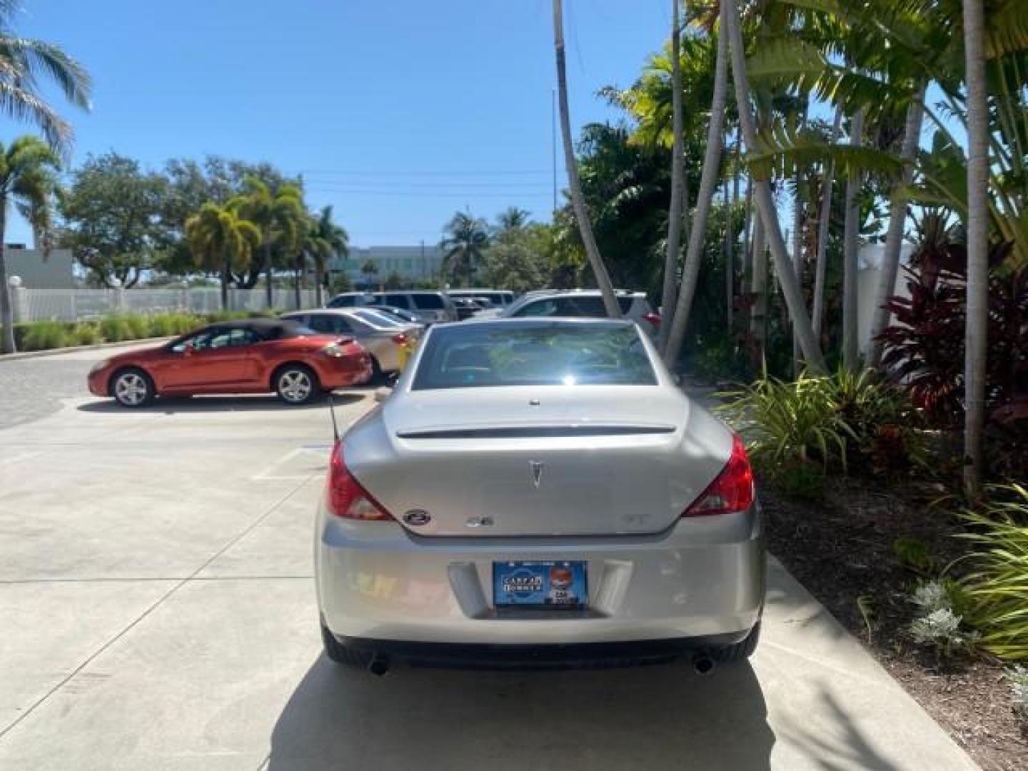 2007 Granite Metallic /Ebony Pontiac G6 GT LOW MILES 48,931 1 OWNER (1G2ZH361674) with an 3.9L V6 SFI Engine engine, Automatic transmission, located at 4701 North Dixie Hwy, Pompano Beach, FL, 33064, (954) 422-2889, 26.240938, -80.123474 - OUR WEBPAGE FLORIDACARS1.COM HAS OVER 100 PHOTOS AND FREE CARFAX LINK 2007 PONTIAC G6 GT VIN: 1G2ZH361674264591 1 G 2 Z H 3 6 1 6 7 4 2 6 4 5 9 1 CONVERTIBLE 3.9L V6 F GASOLINE FRONT WHEEL DRIVE Top Features Alloy Wheels Front Seat Heaters Hard Top Leather Seats Basic Features ABS Brakes AM/FM Stere - Photo#6