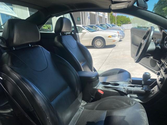 2007 Granite Metallic /Ebony Pontiac G6 GT LOW MILES 48,961 1 OWNER (1G2ZH361674) with an 3.9L V6 SFI Engine engine, Automatic transmission, located at 4701 North Dixie Hwy, Pompano Beach, FL, 33064, (954) 422-2889, 26.240938, -80.123474 - OUR WEBPAGE FLORIDACARS1.COM HAS OVER 100 PHOTOS AND FREE CARFAX LINK 2007 PONTIAC G6 GT VIN: 1G2ZH361674264591 1 G 2 Z H 3 6 1 6 7 4 2 6 4 5 9 1 CONVERTIBLE 3.9L V6 F GASOLINE FRONT WHEEL DRIVE Top Features Alloy Wheels Front Seat Heaters Hard Top Leather Seats Basic Features ABS Brakes AM/FM Stere - Photo#12